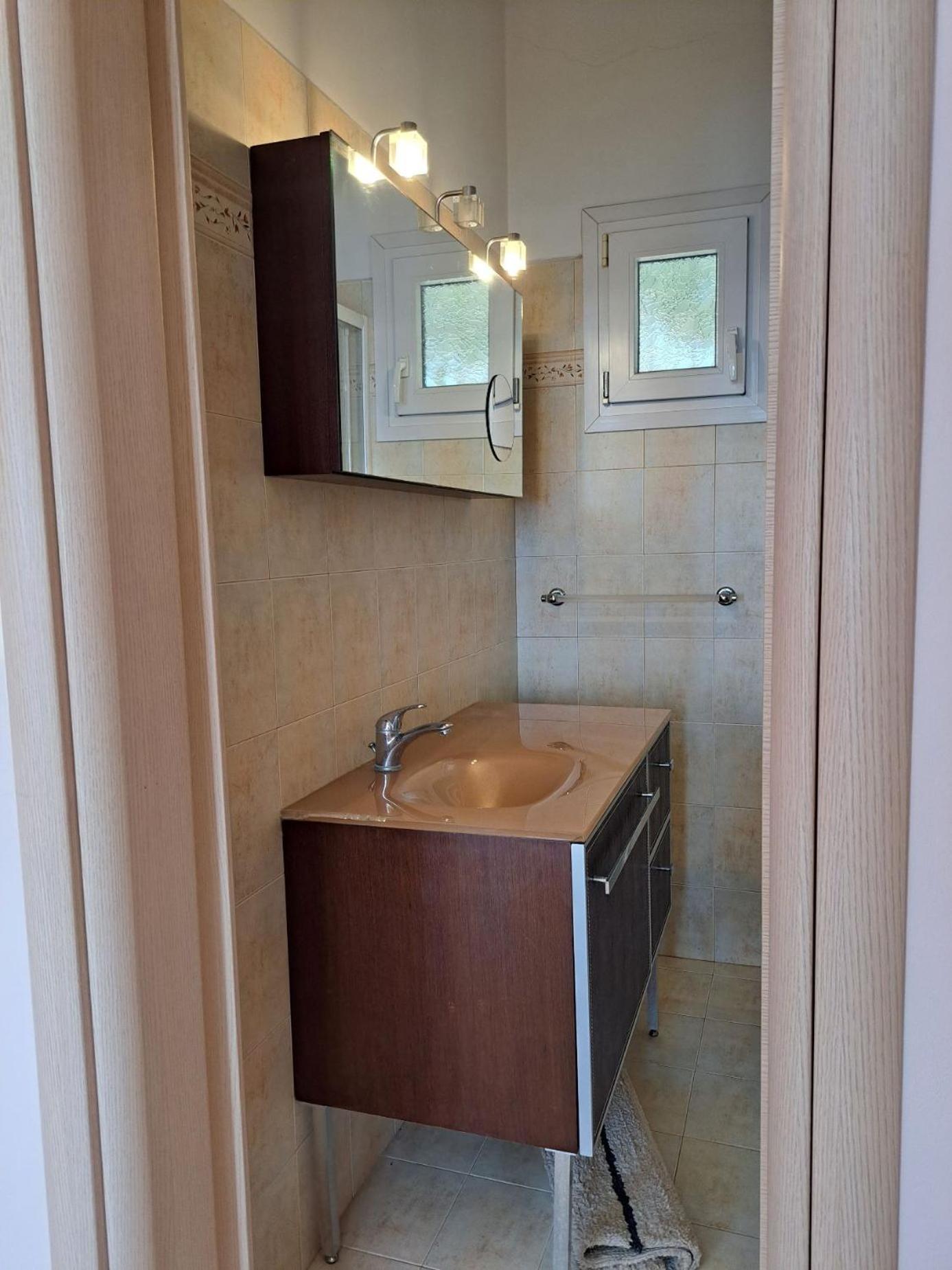 One-Bedroom House photo 2