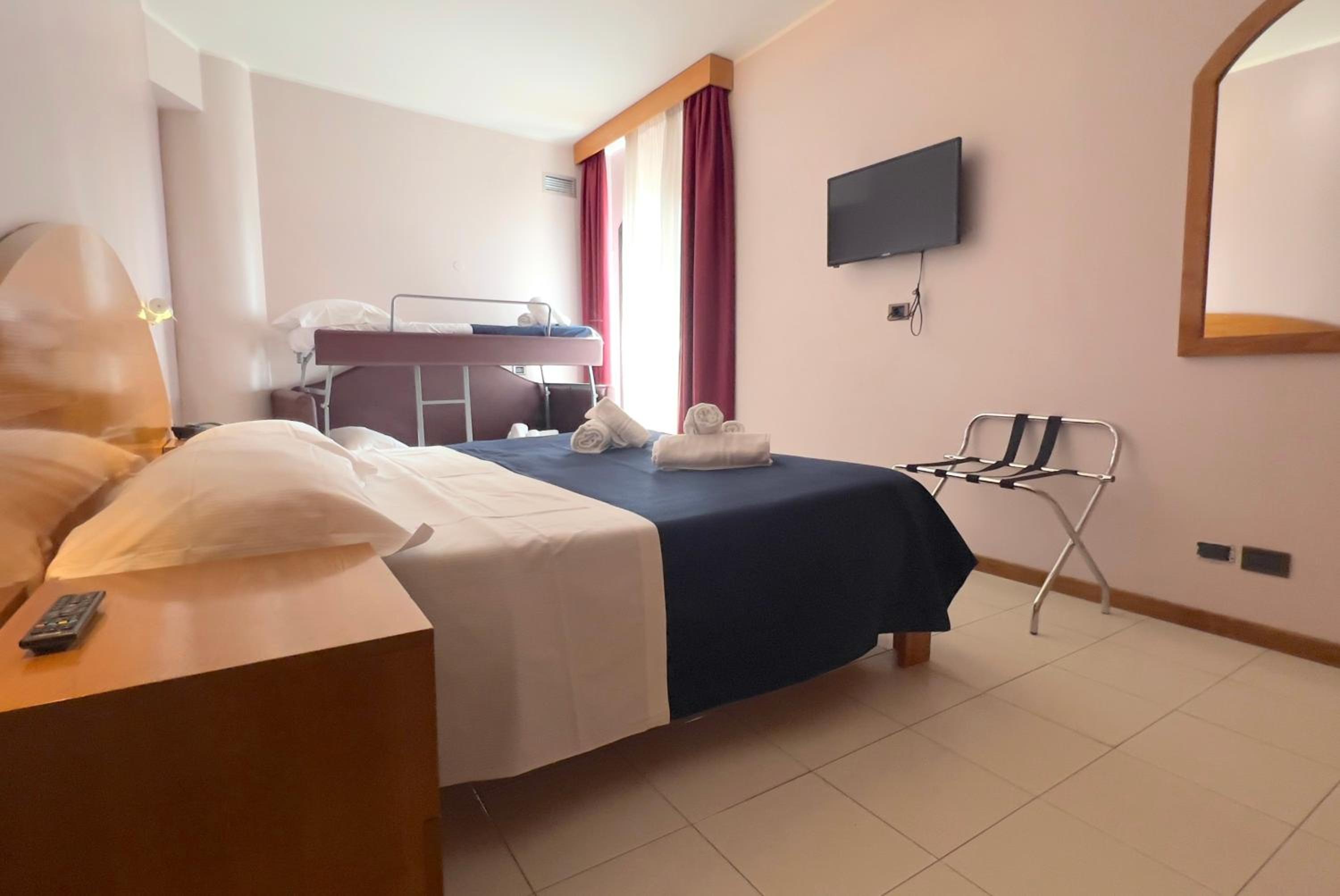 Classic Quadruple Room