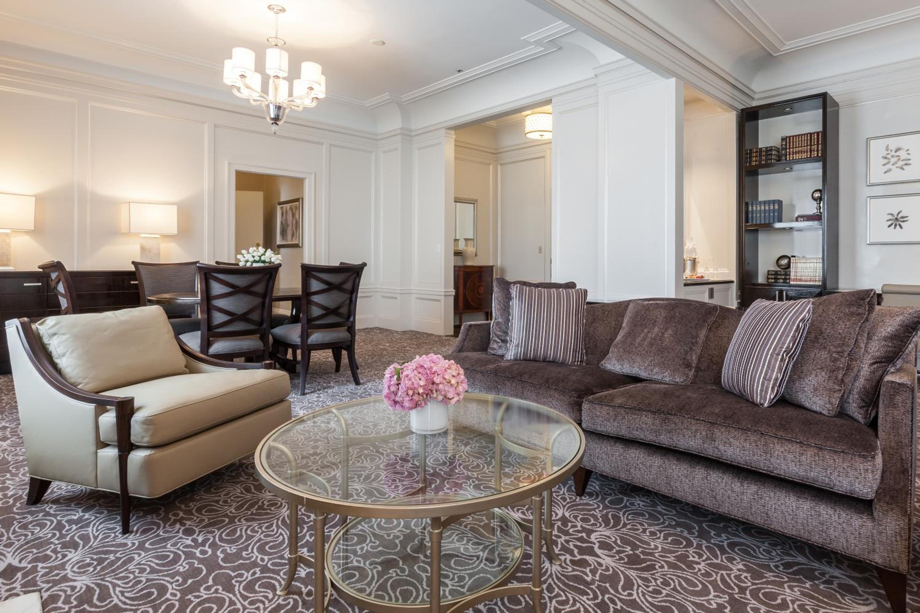 Cambridge Legacy One-Bedroom King Suite