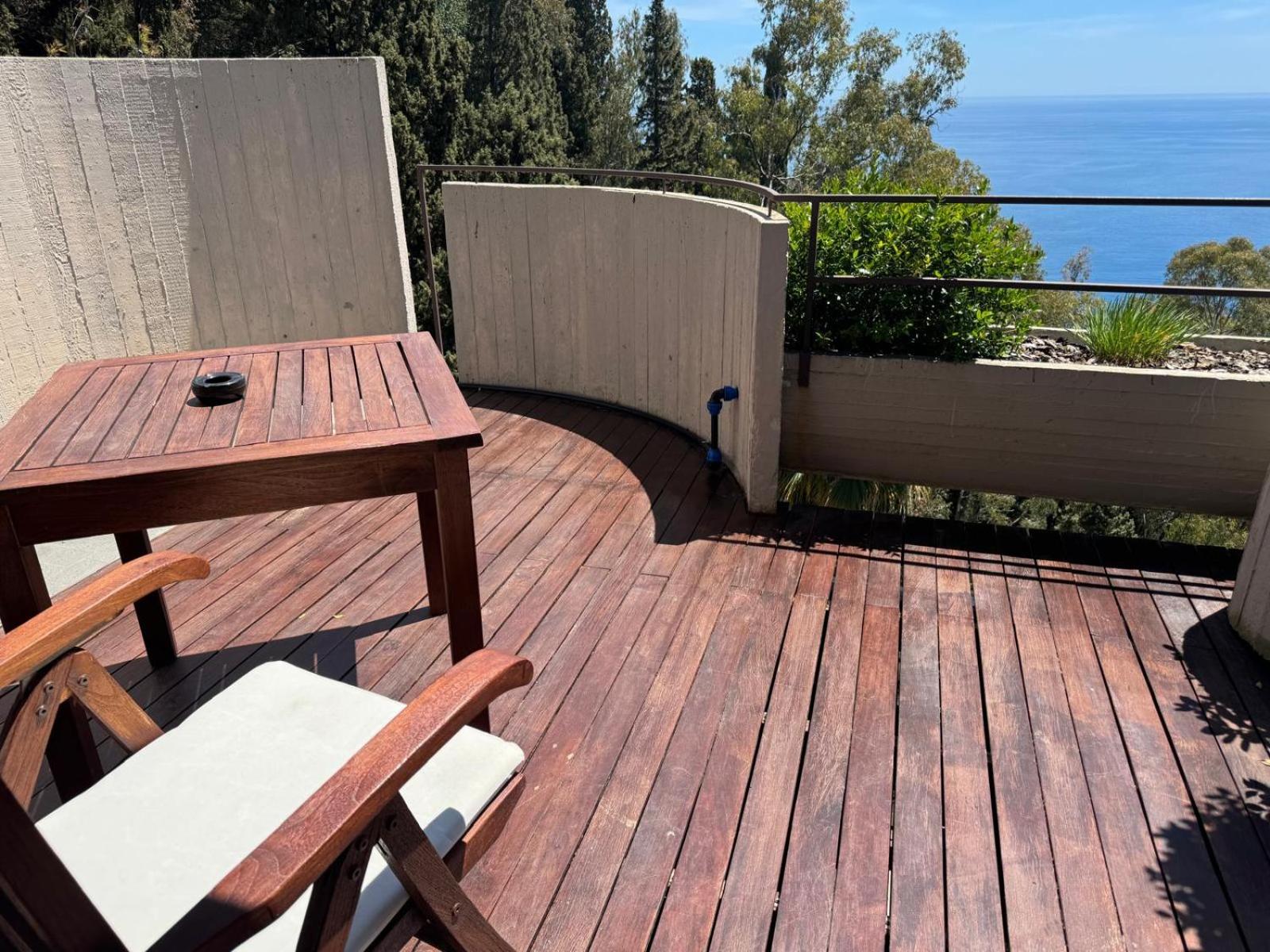Double Room with Balcony and Partial Sea View - Photo 3