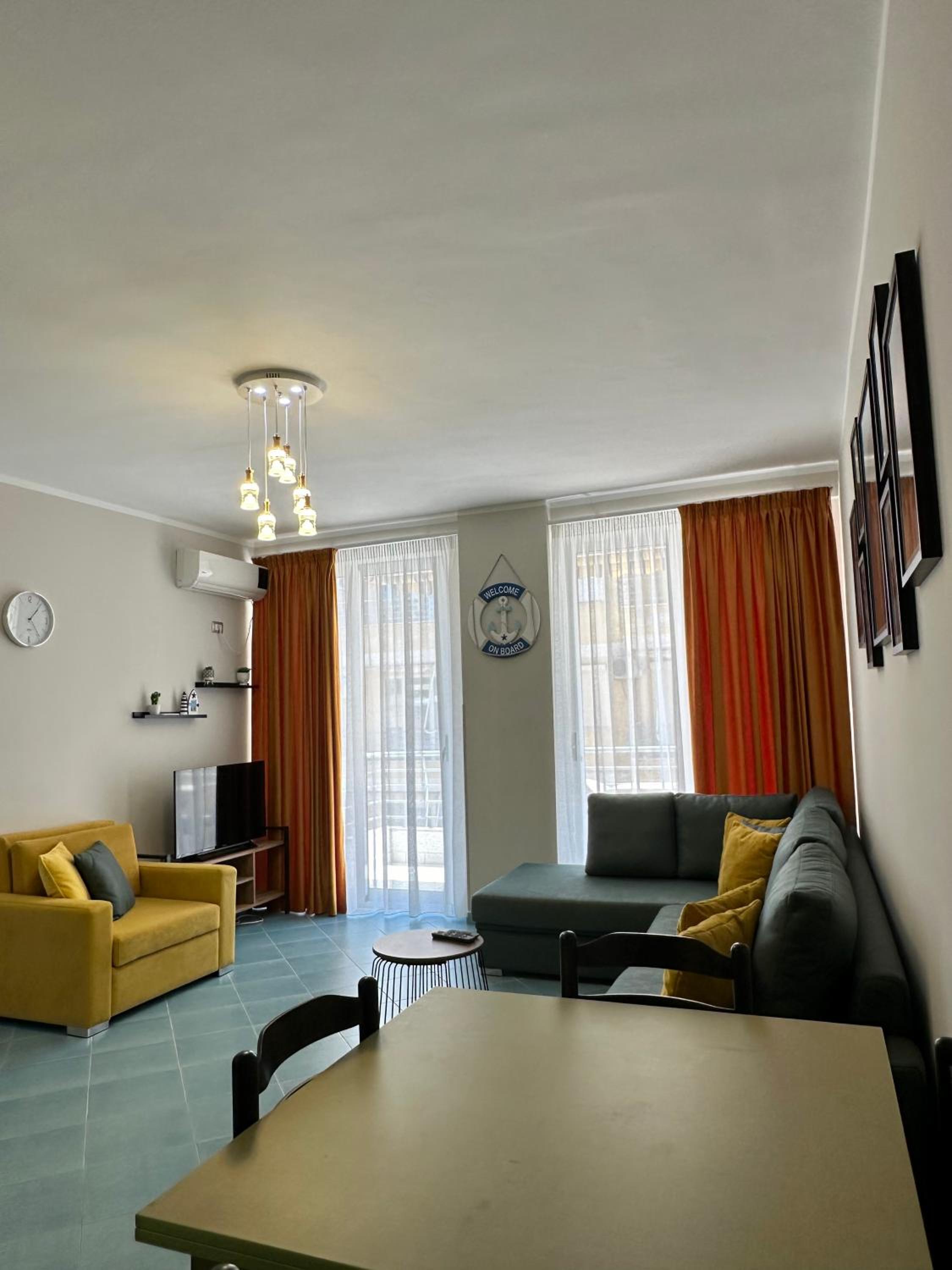 One-Bedroom Apartment