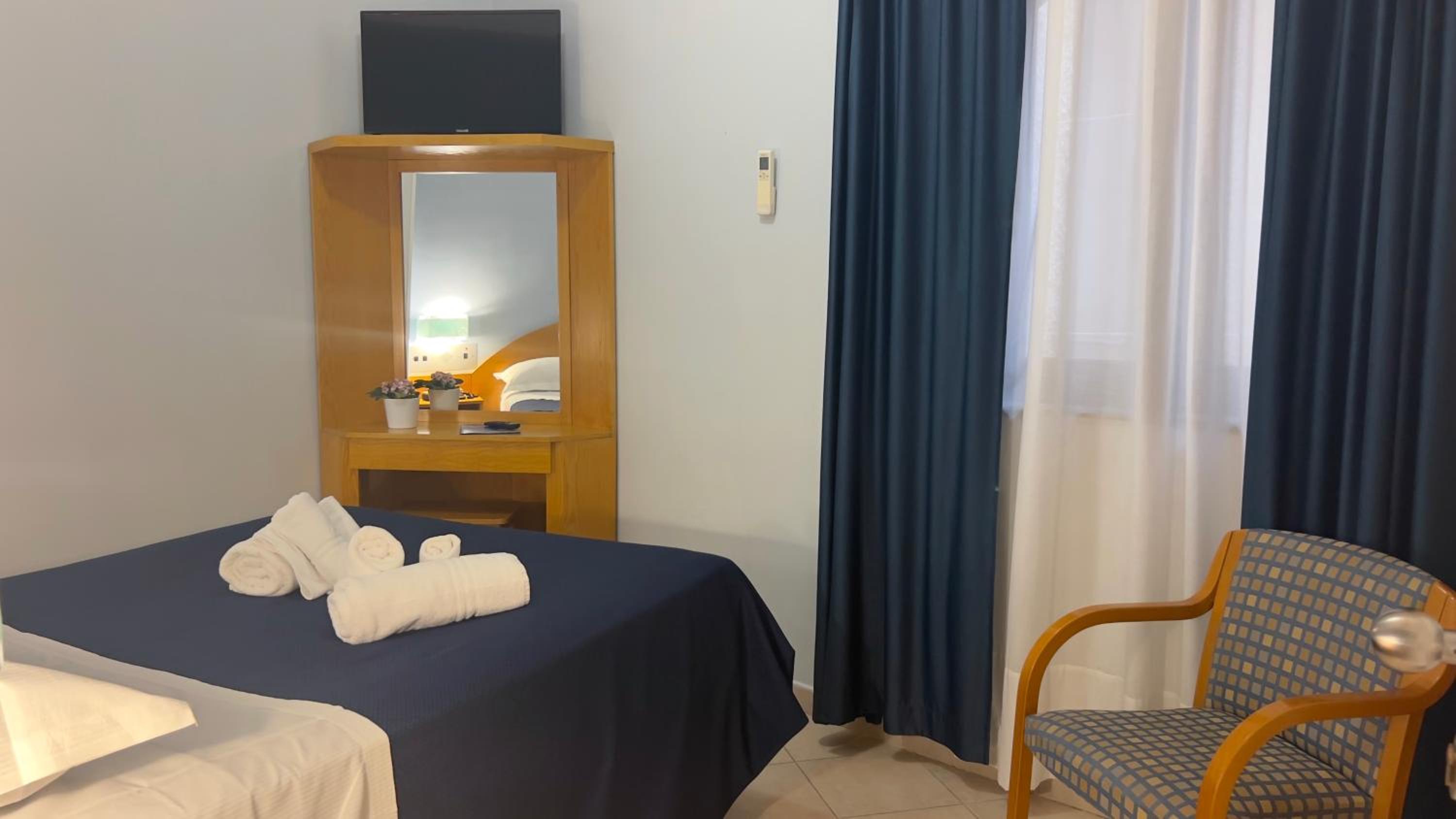 Economy Double Room photo 1