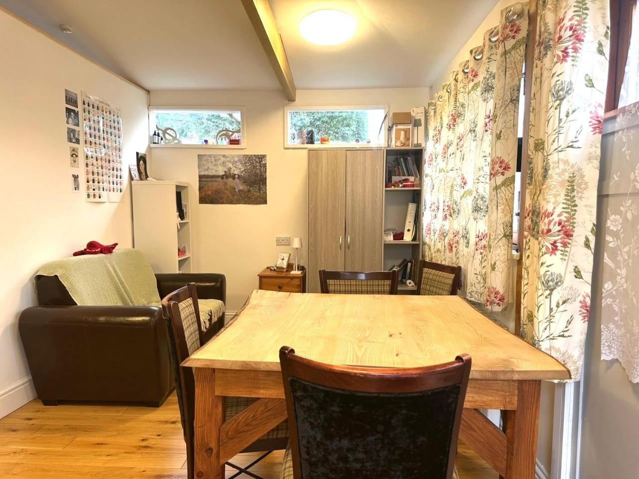 One-Bedroom House photo 3