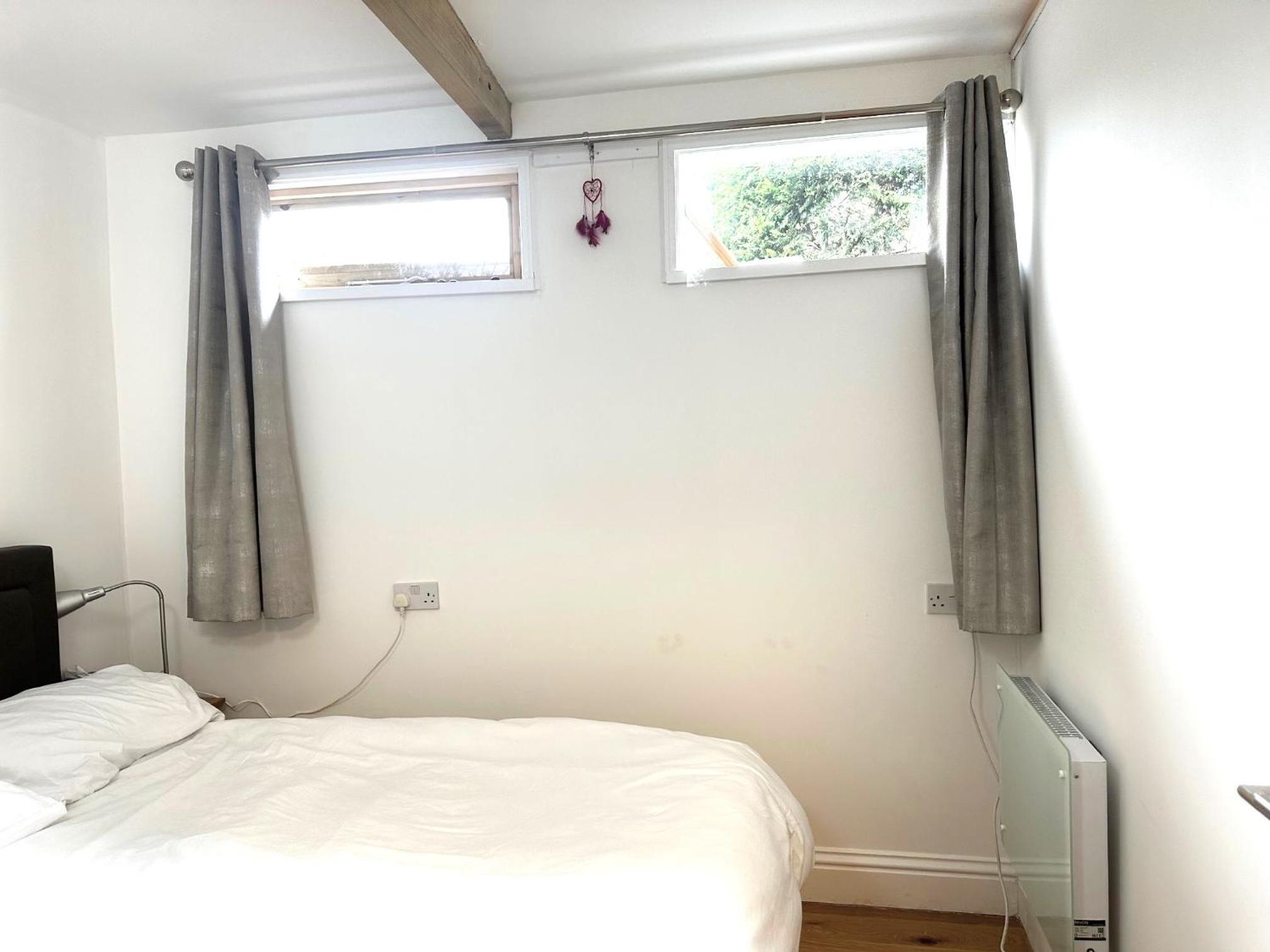 One-Bedroom House photo 1