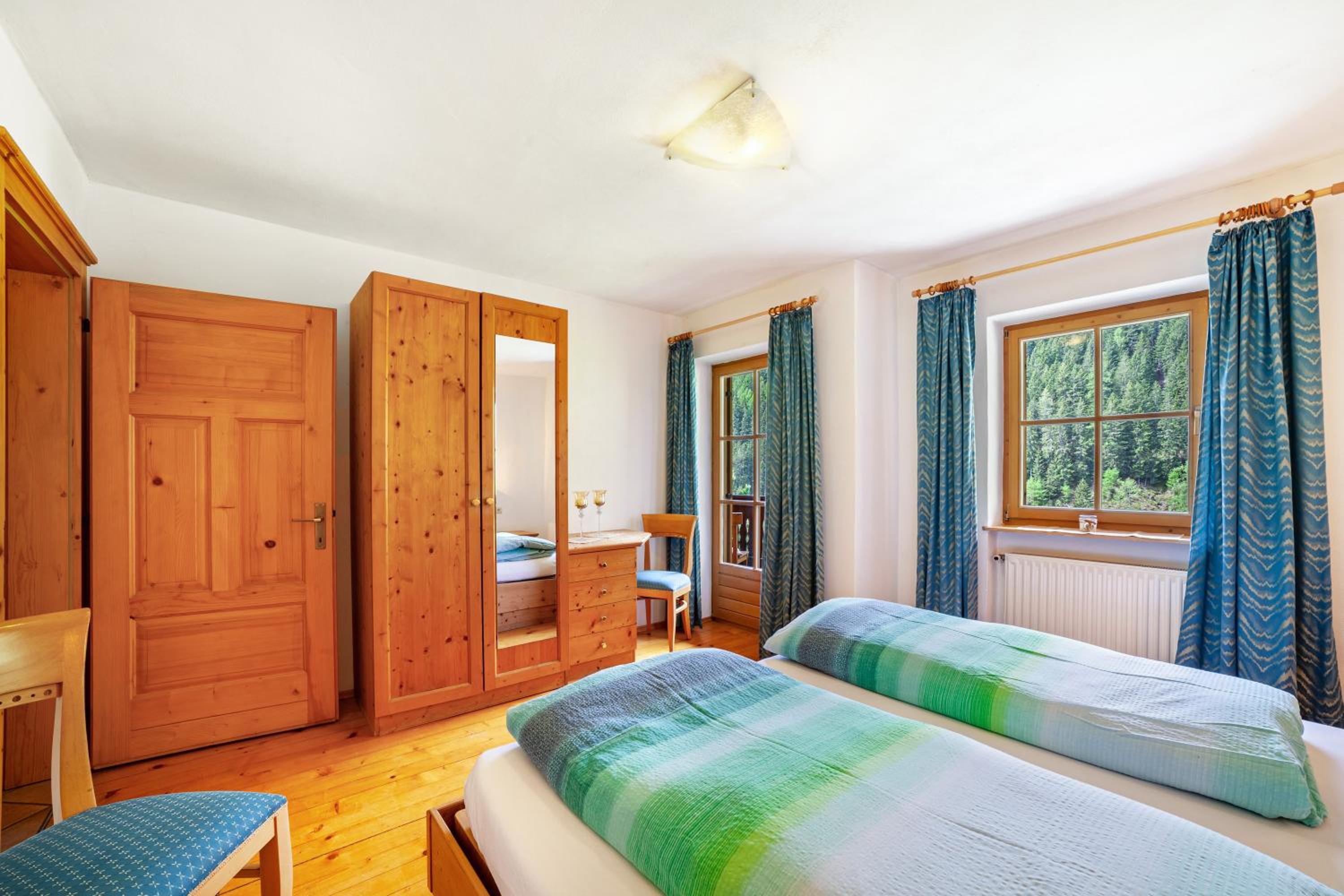 Two-Bedroom Deluxe Apartment with Garden View photo 2