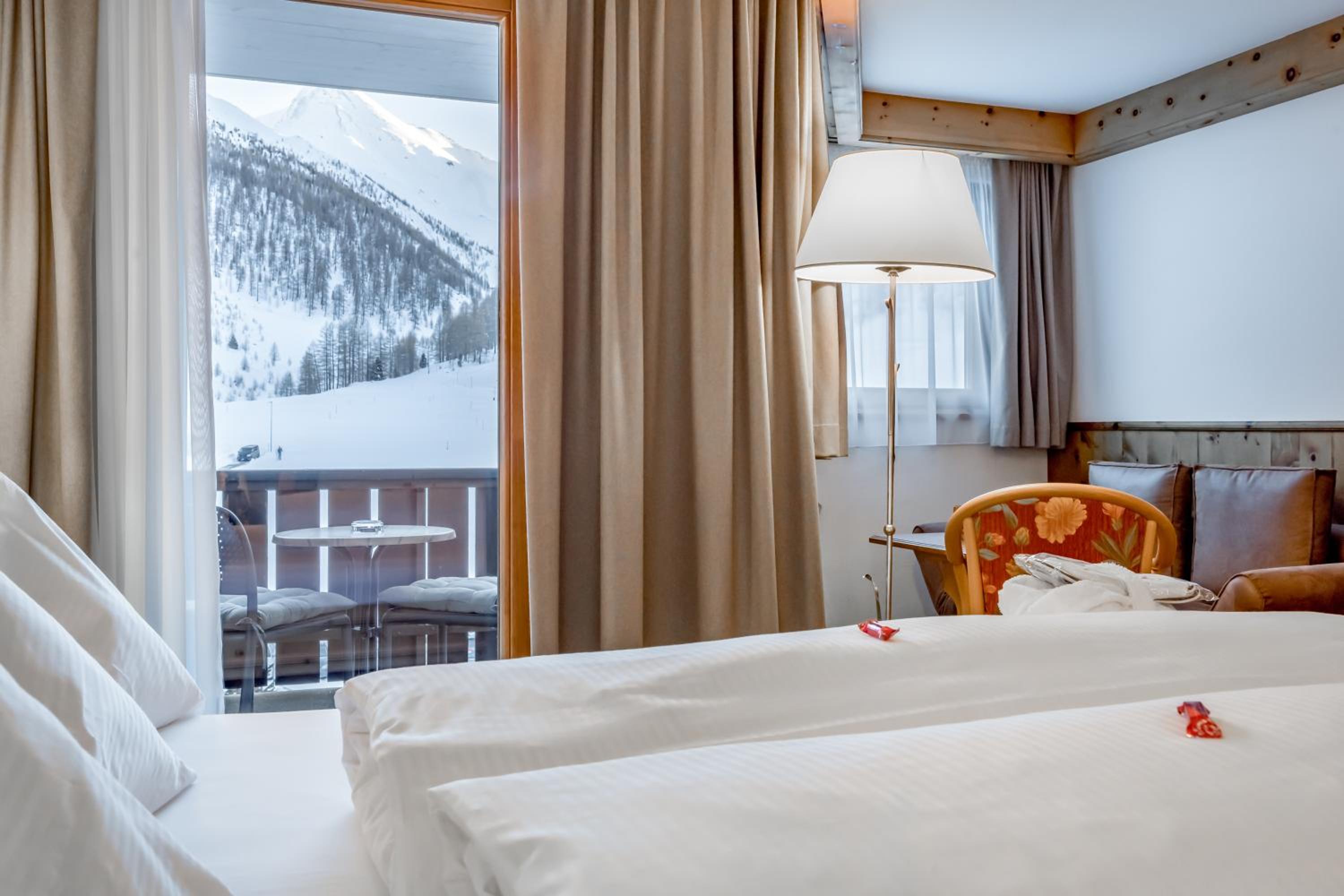Standard Double Room with Balcony photo 2
