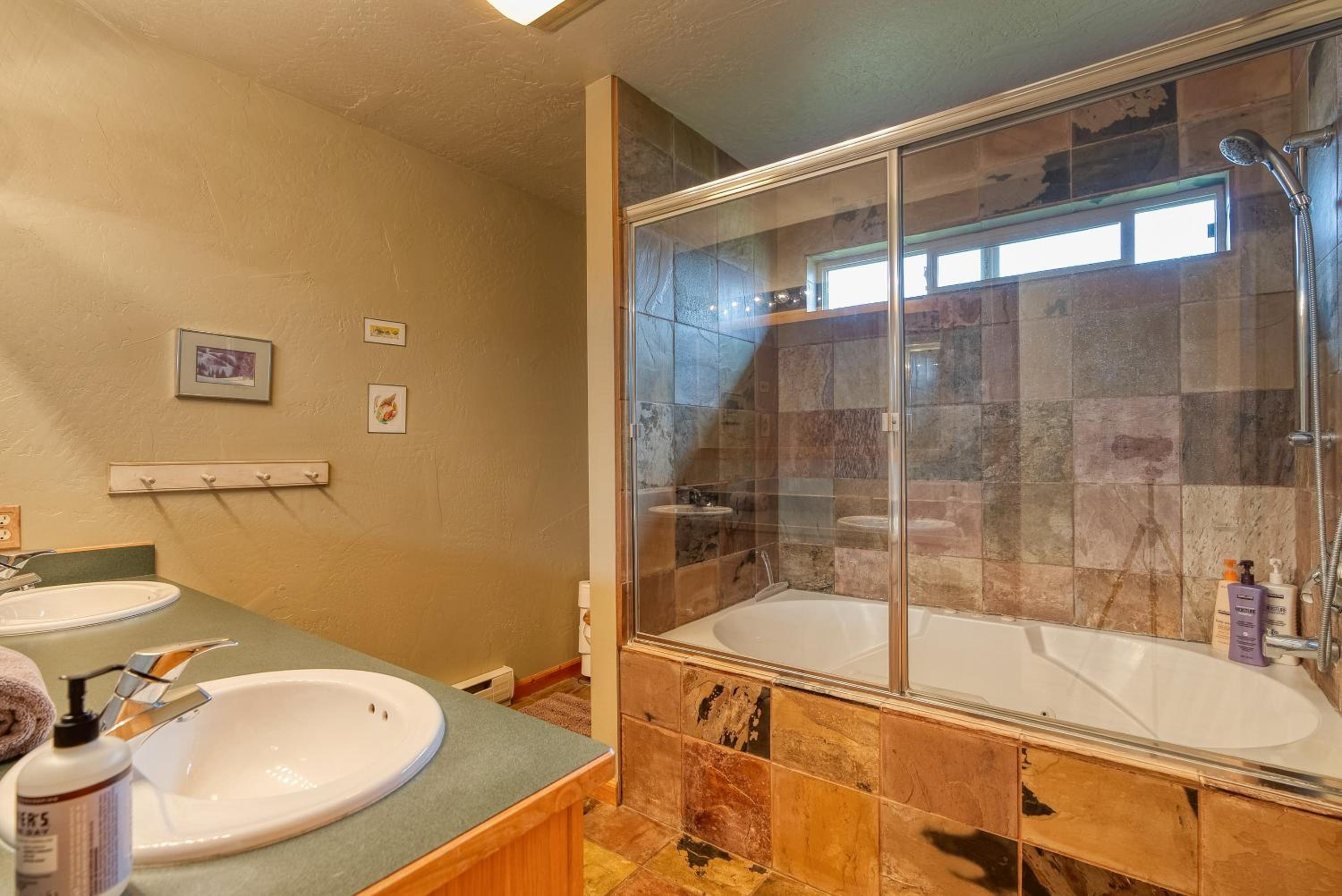 One-Bedroom House photo 3