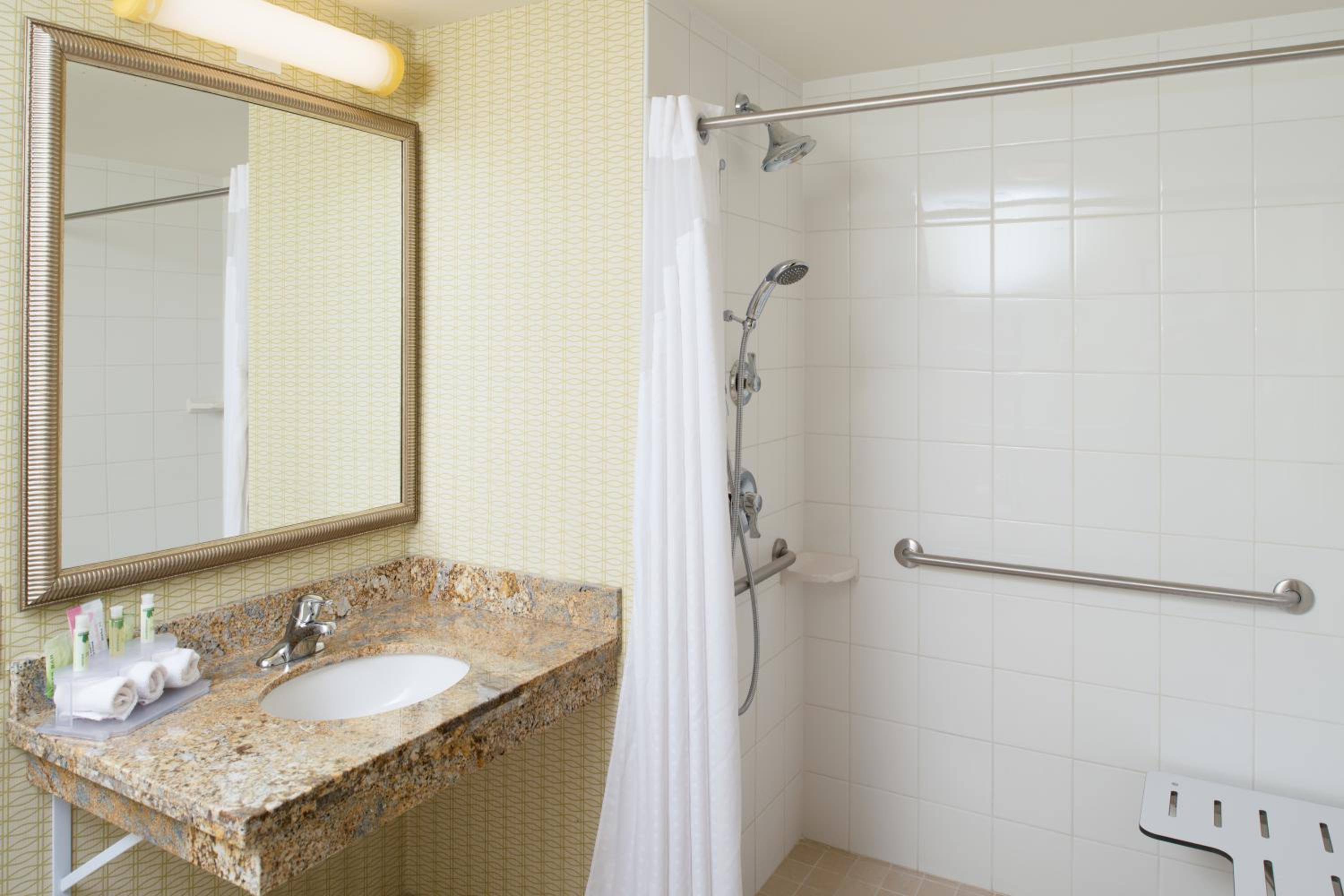 King Room - Disability Access photo 3