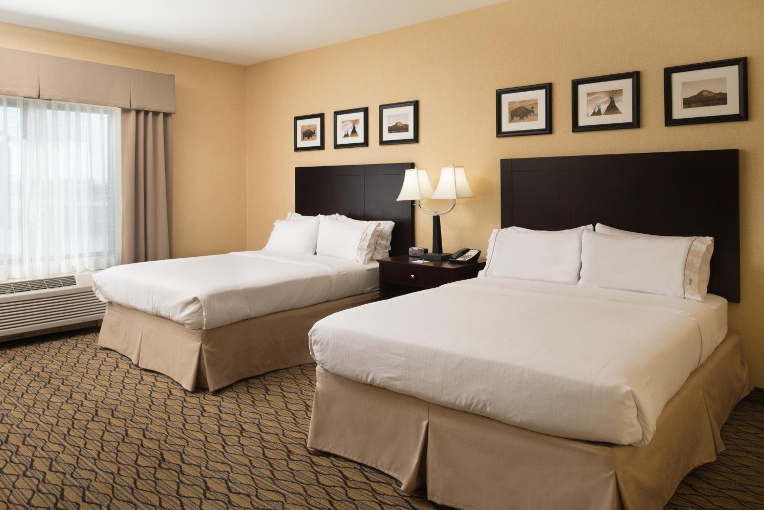 Queen Room With Two Queen Beds photo 1