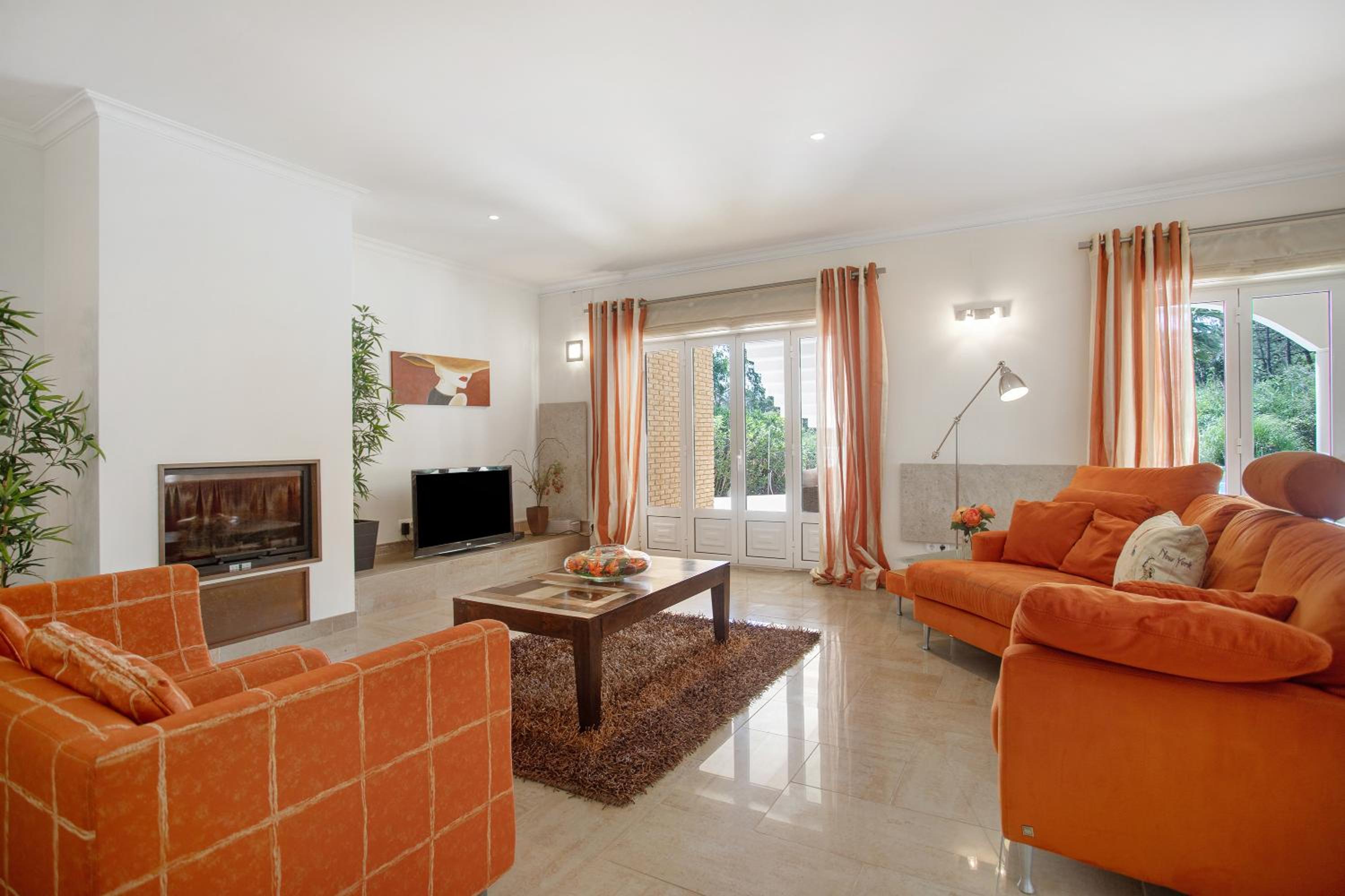 Villa with Garden View