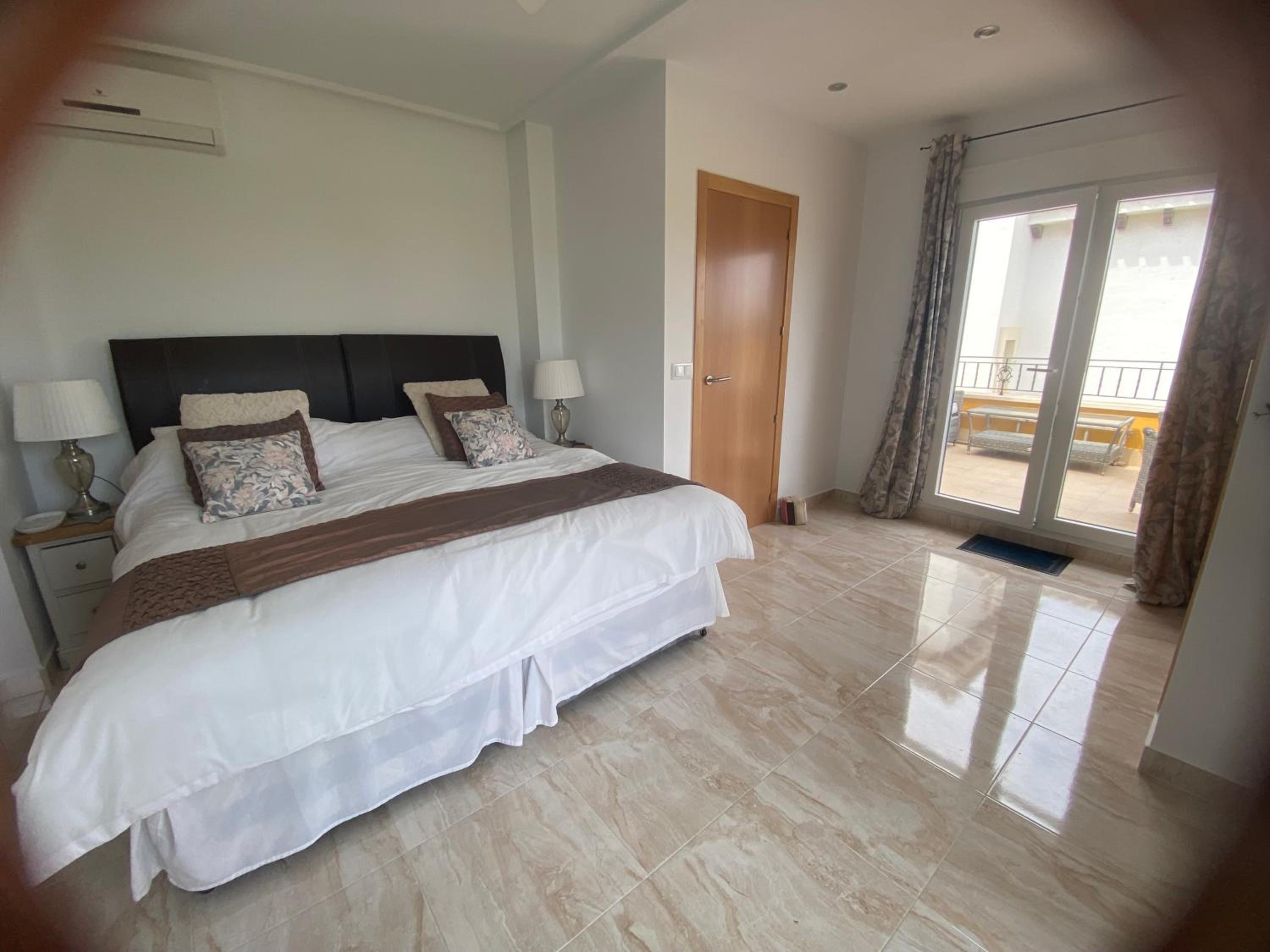 Villa with Private Pool - Photo 6