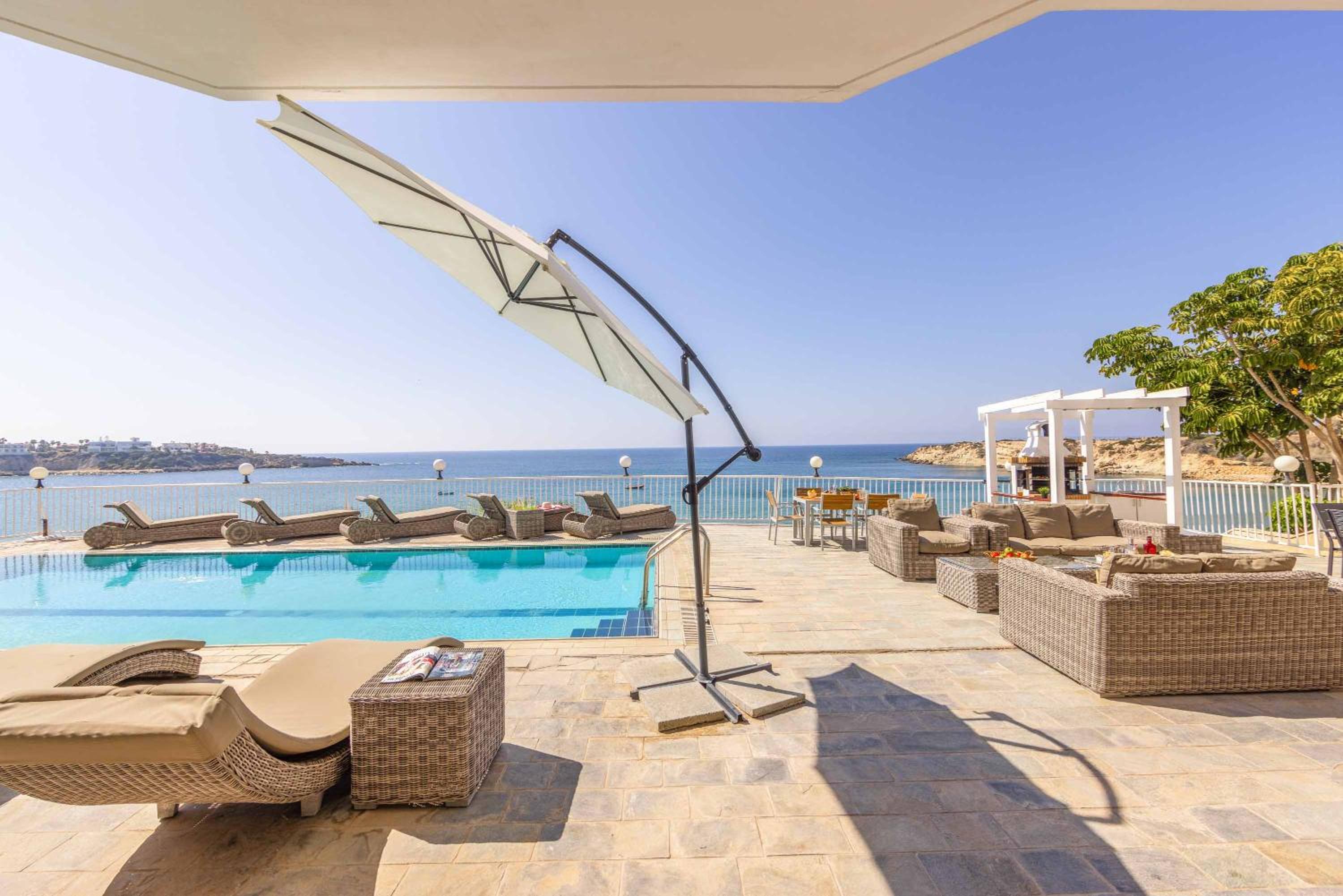 Villa photo 3