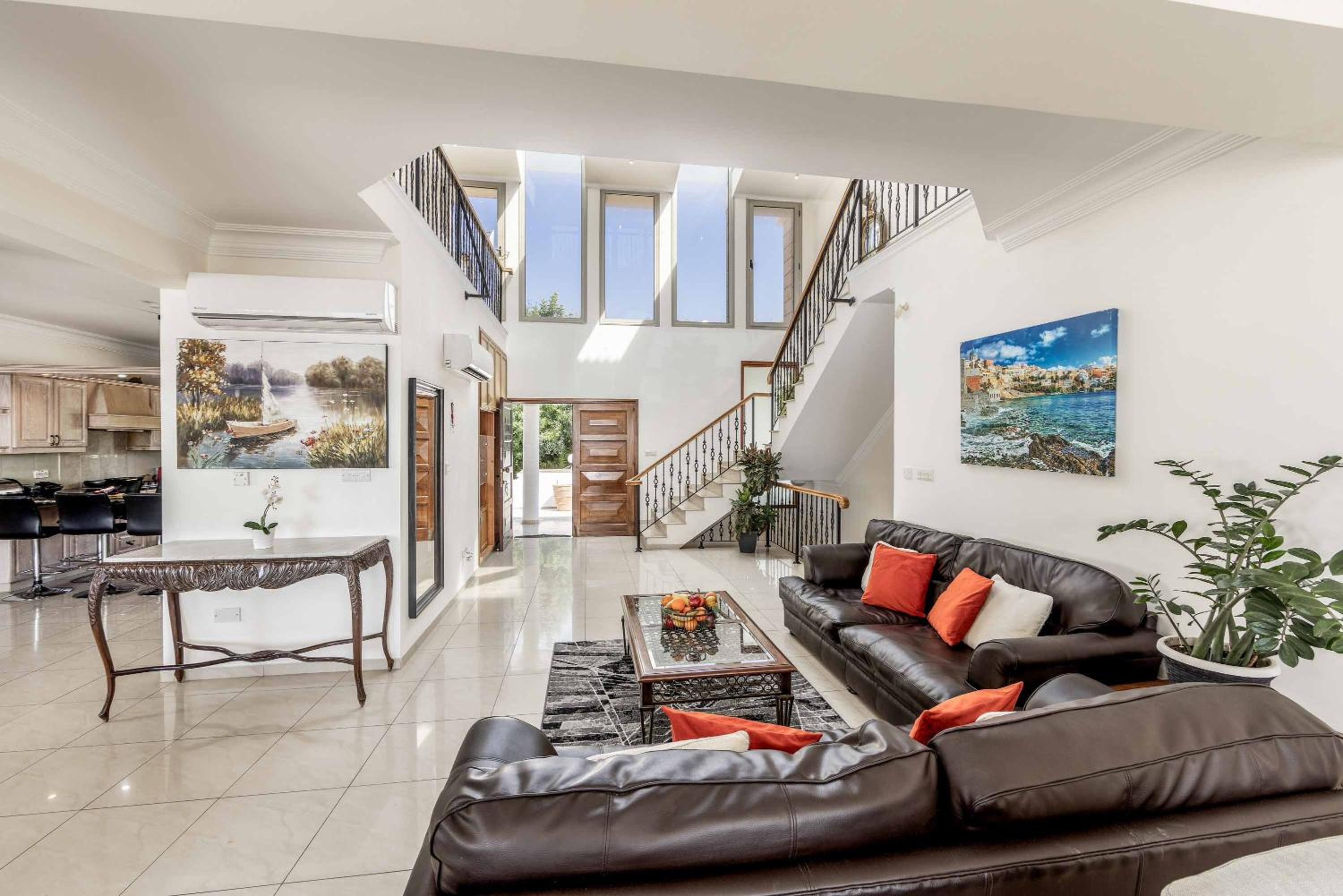 Villa photo 1