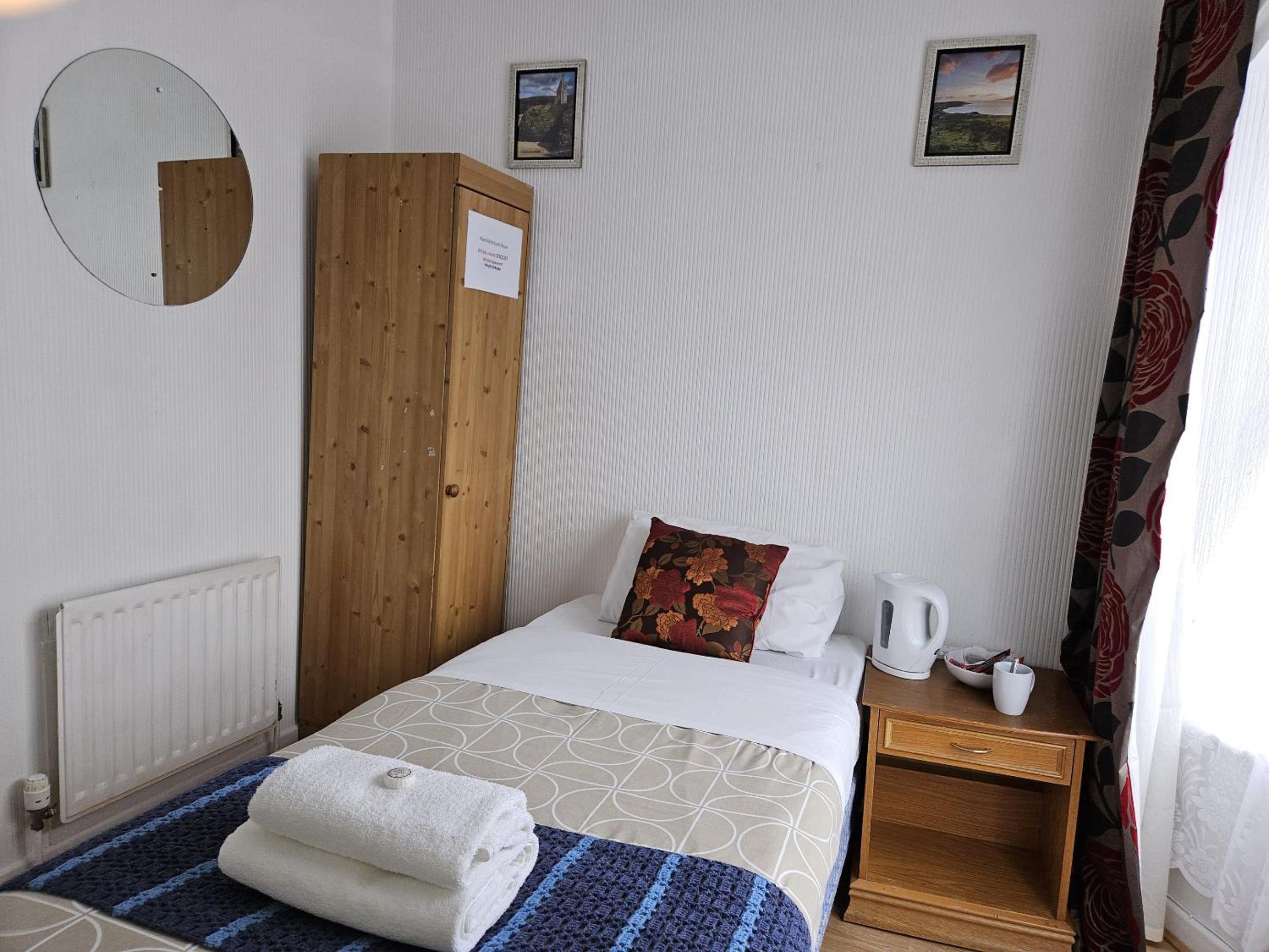 Single Room photo 3