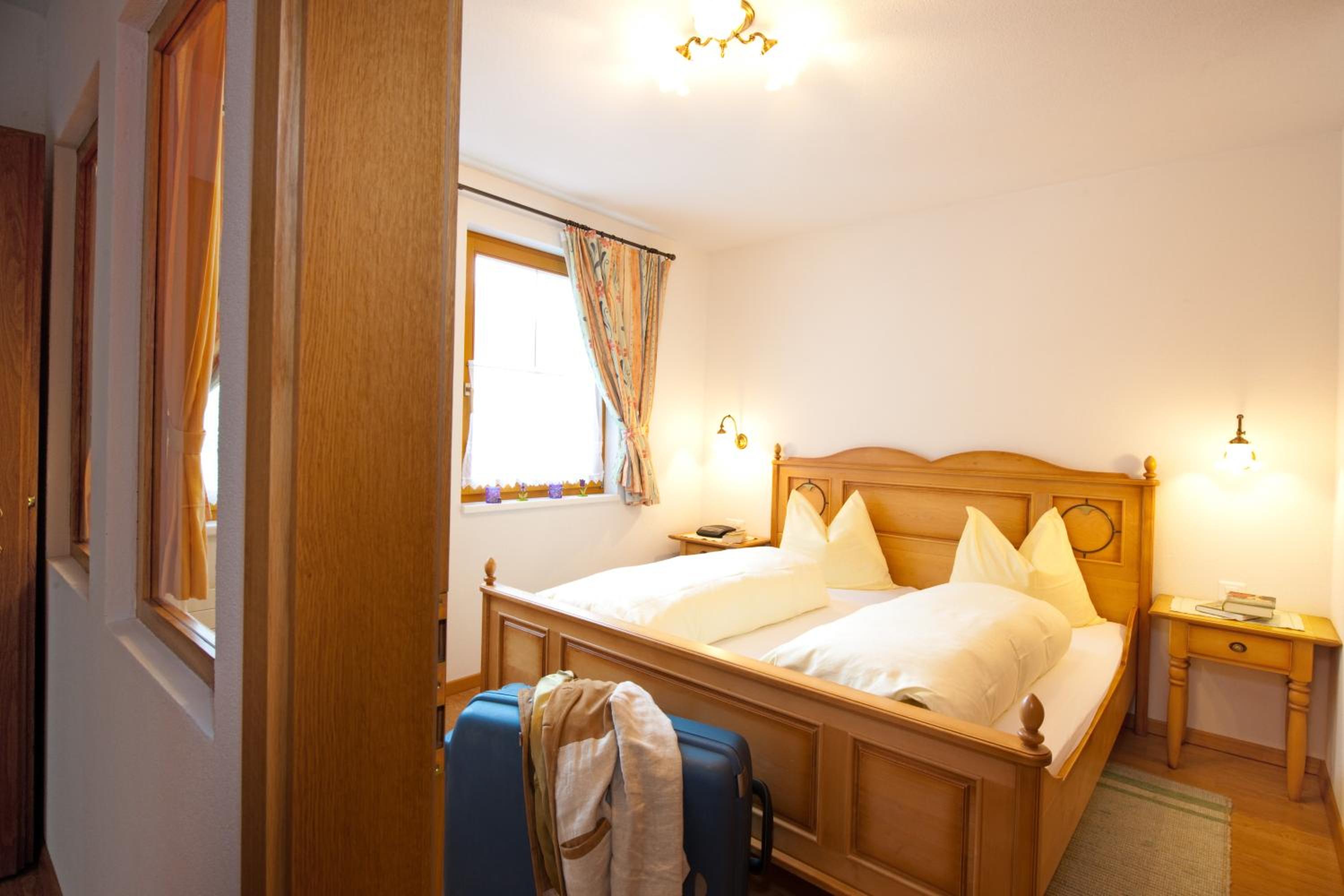 family apartment with 1 bedroom photo 1