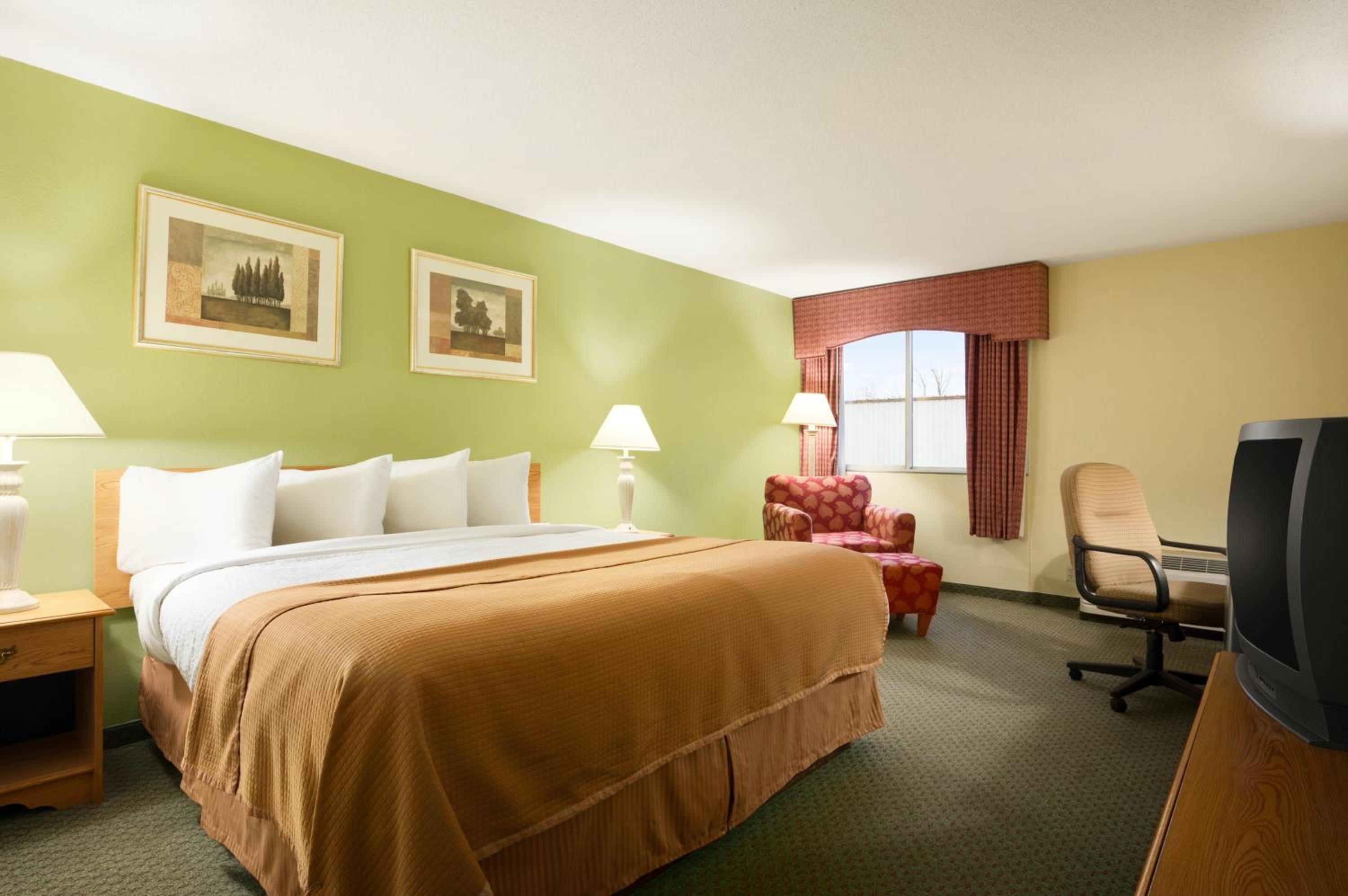 King Room- Non-Smoking - Photo 1