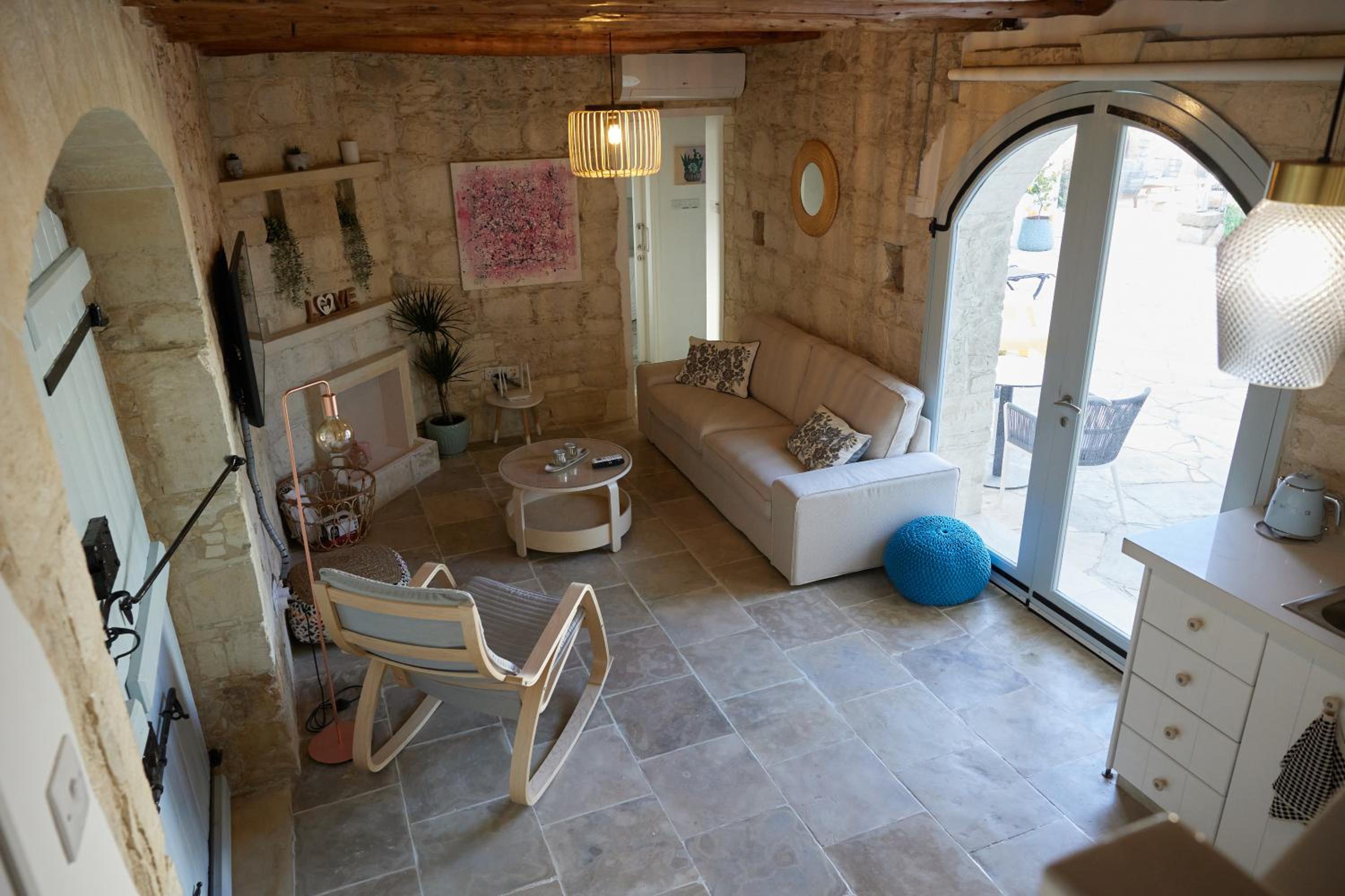 One-Bedroom House photo 1