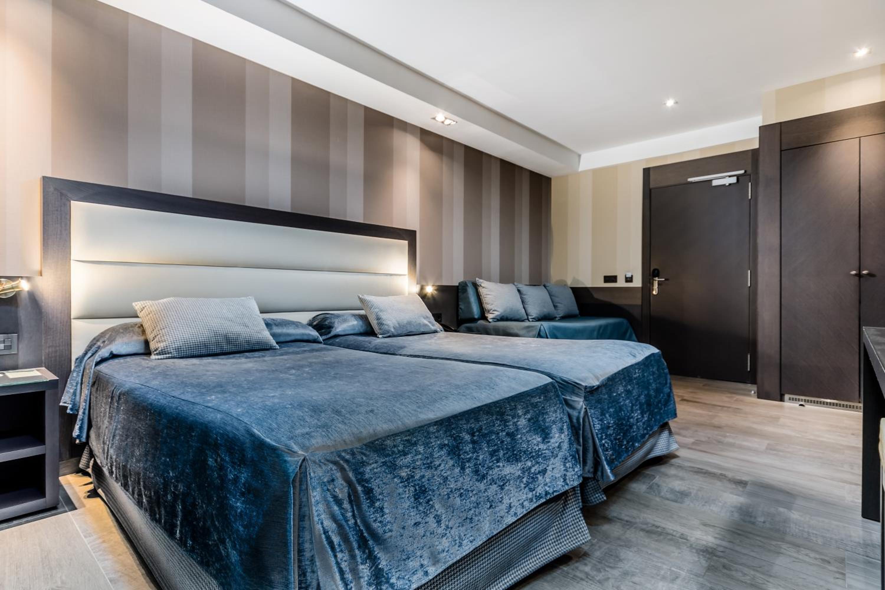 Triple Room - Photo 7