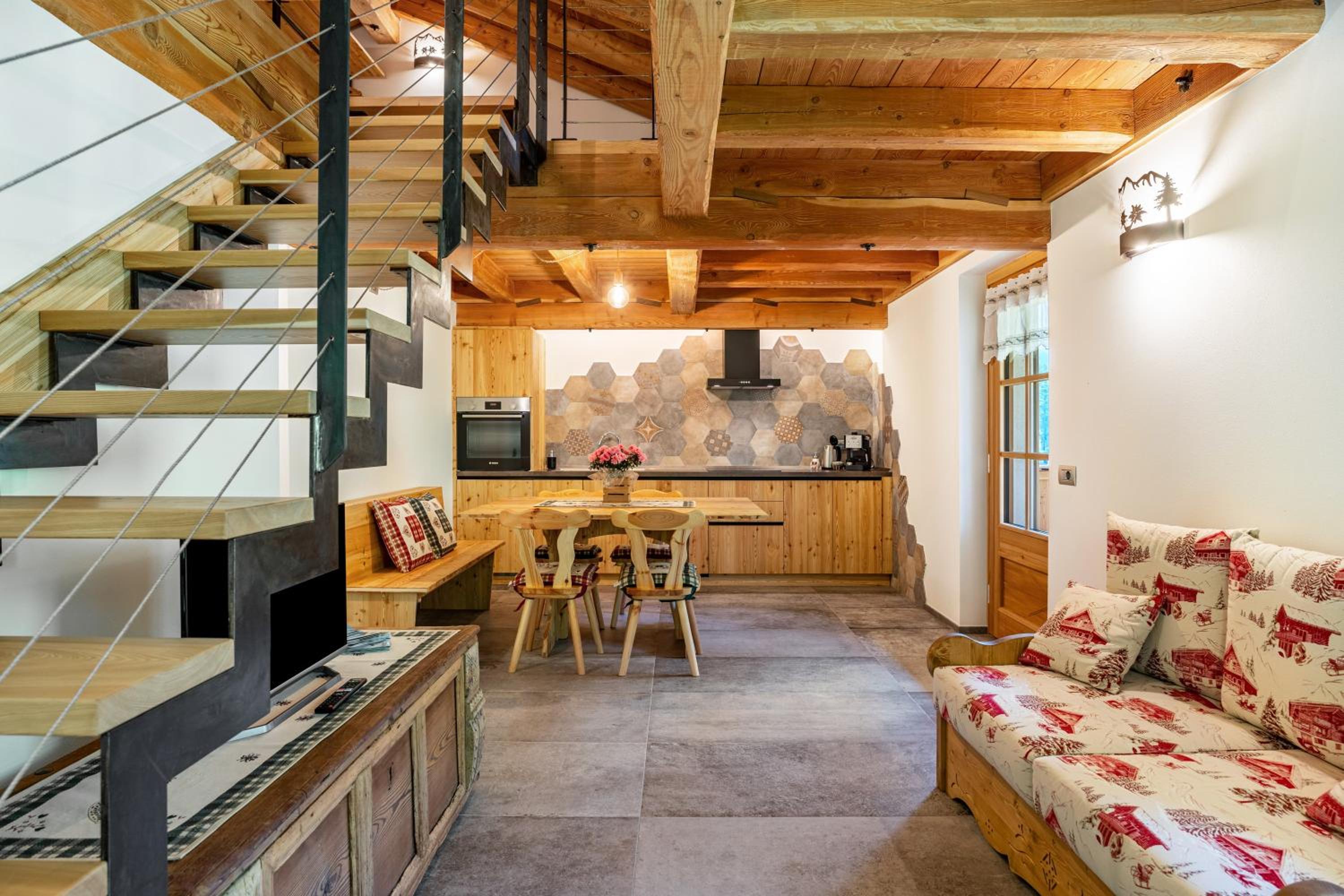 Two-Bedroom Deluxe Apartment with Garden View photo 2