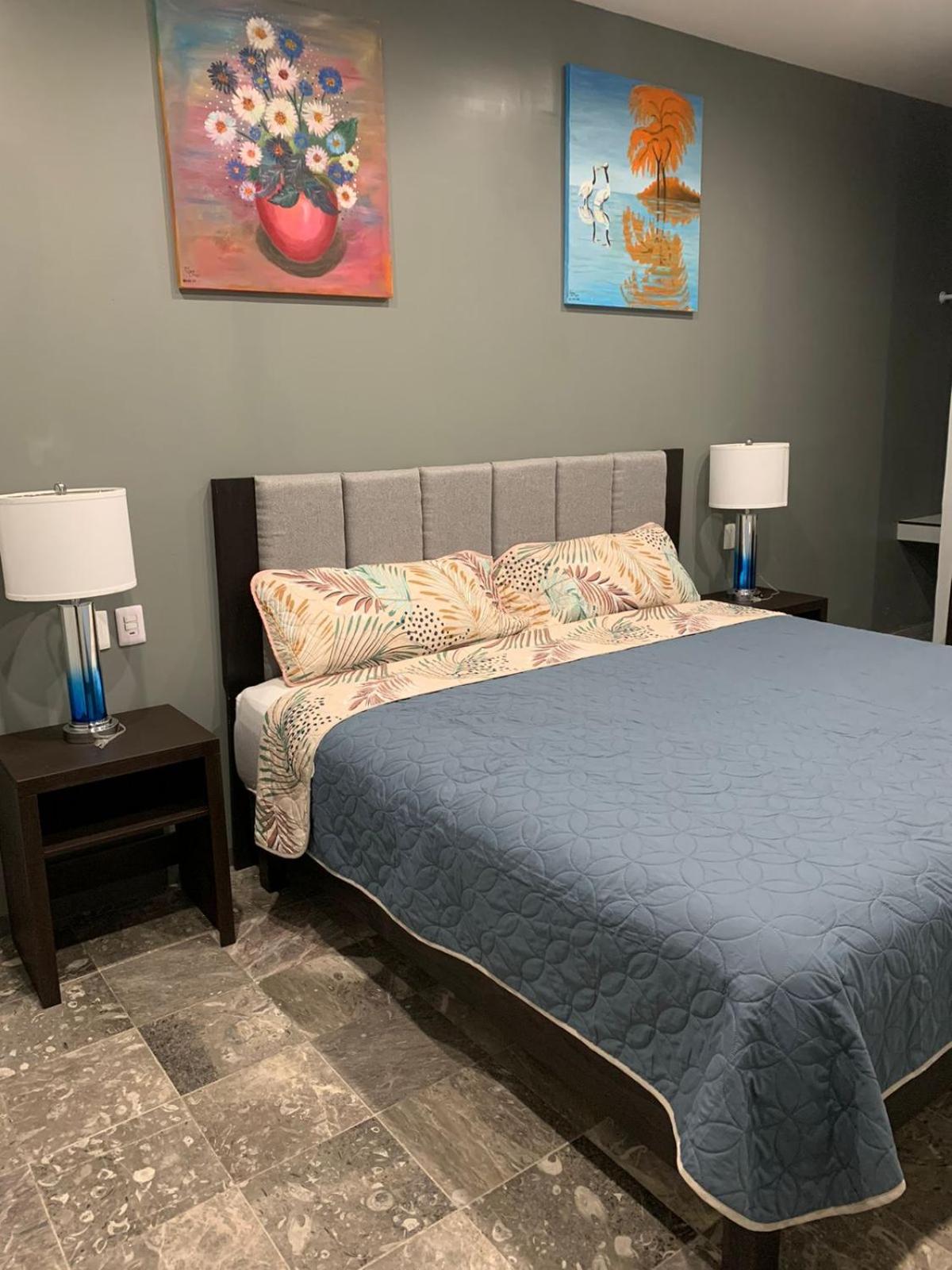 Deluxe King Room photo 1