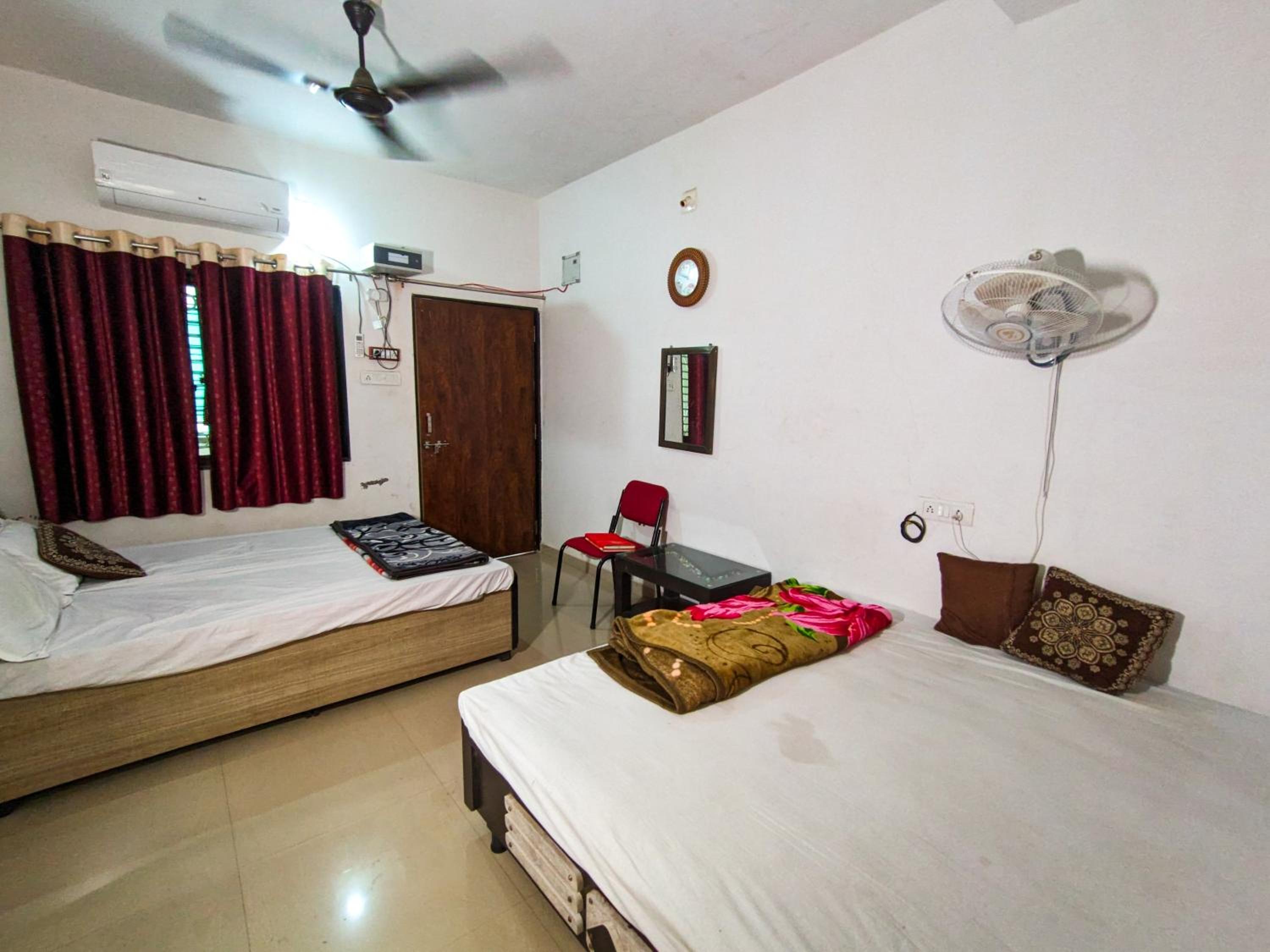 One-Bedroom House photo 1