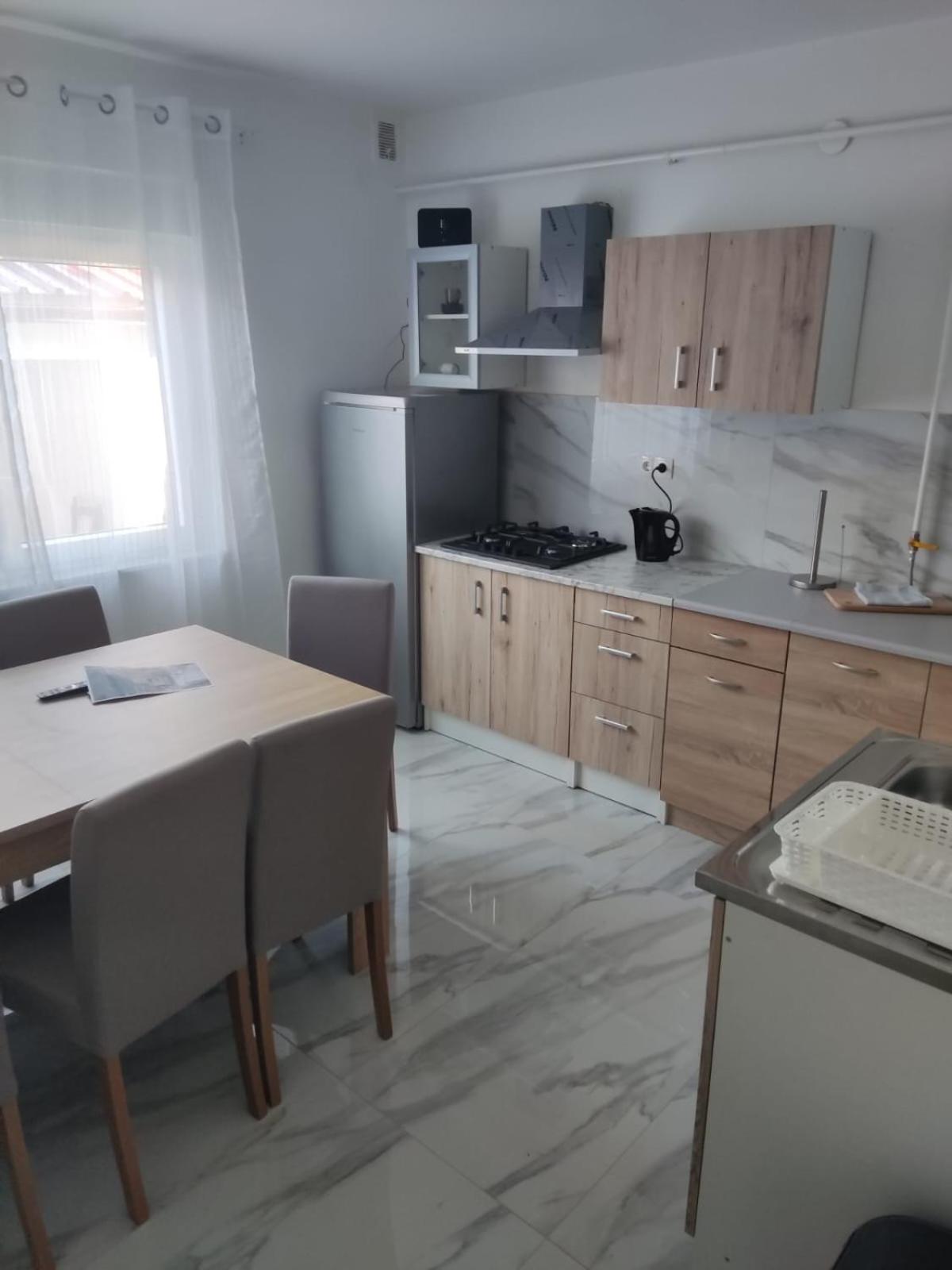 Apartment photo 3