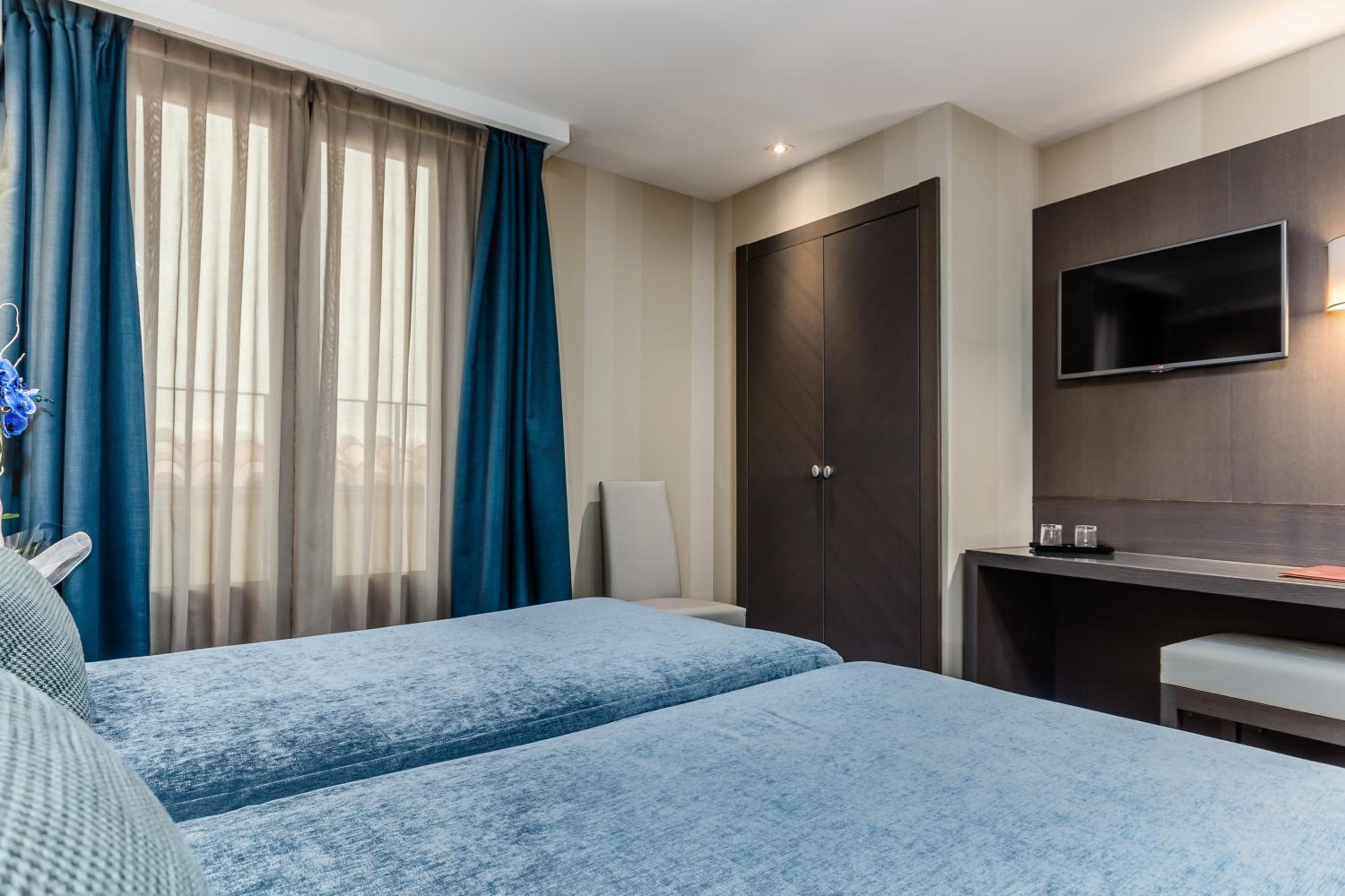 Double or Twin Room - Photo 1