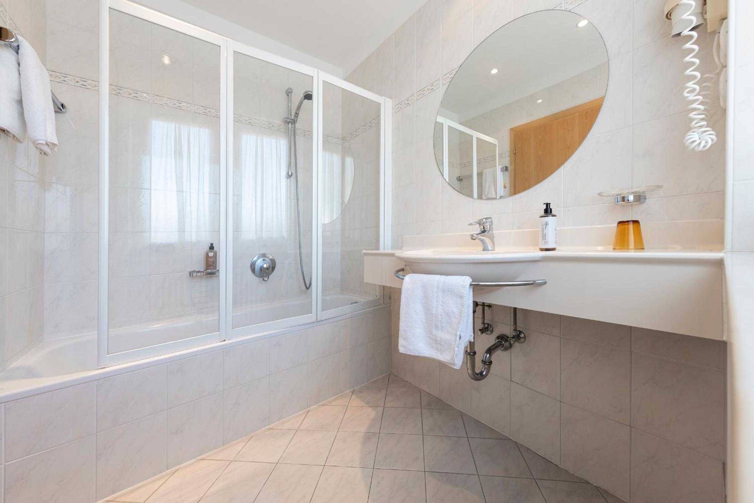 Single Room with Balcony photo 3