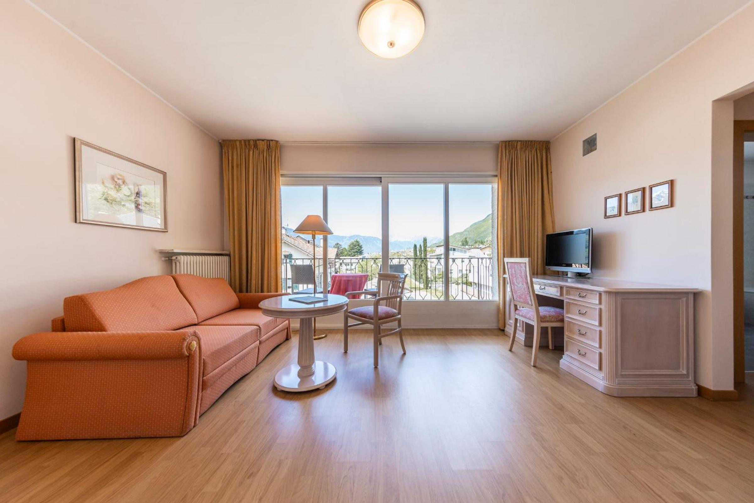 Family Room with Balcony photo 2