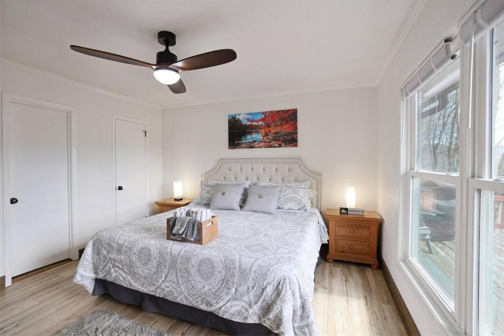 Five-Bedroom House photo 1