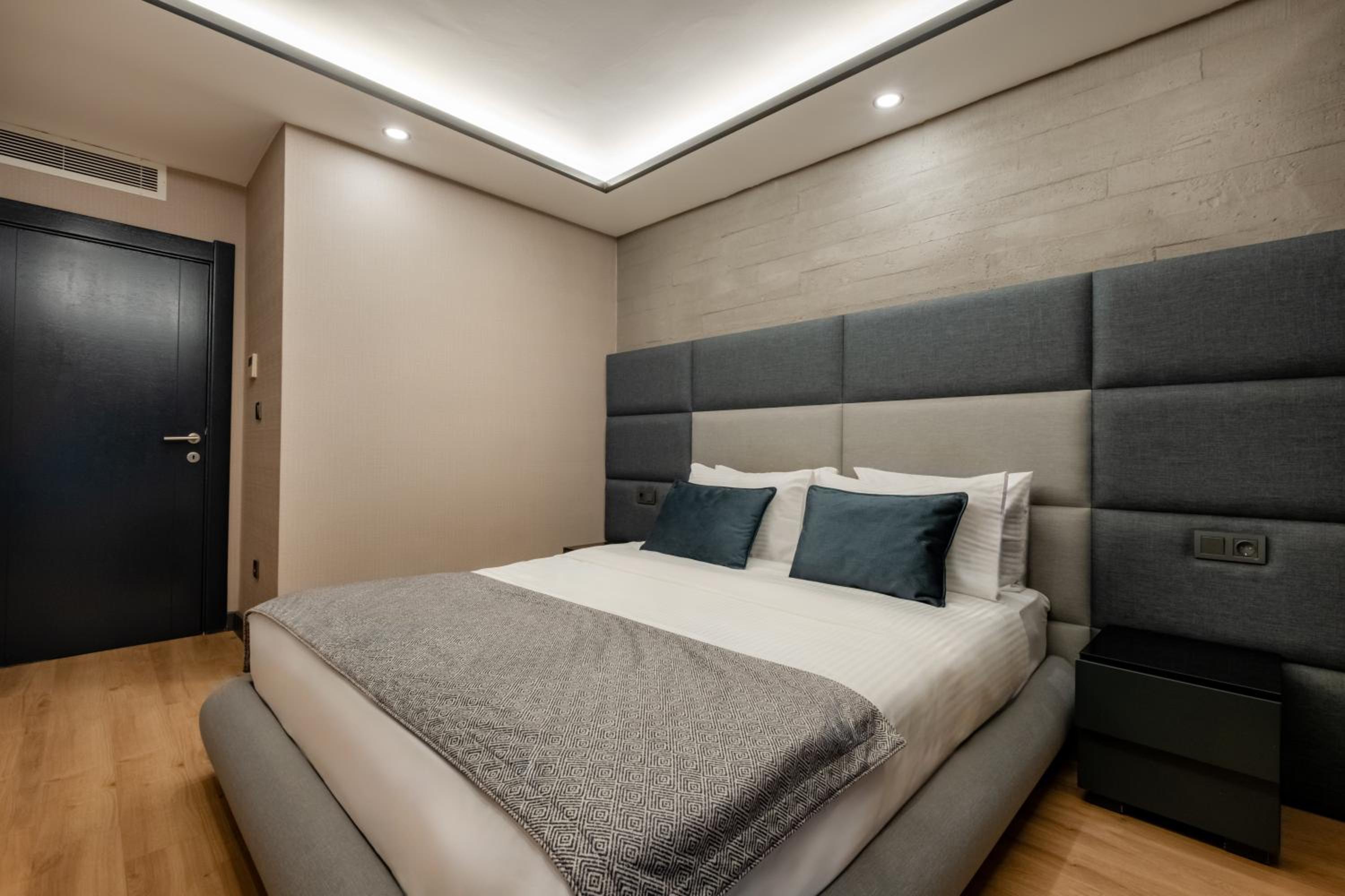 One-Bedroom Suite photo 3