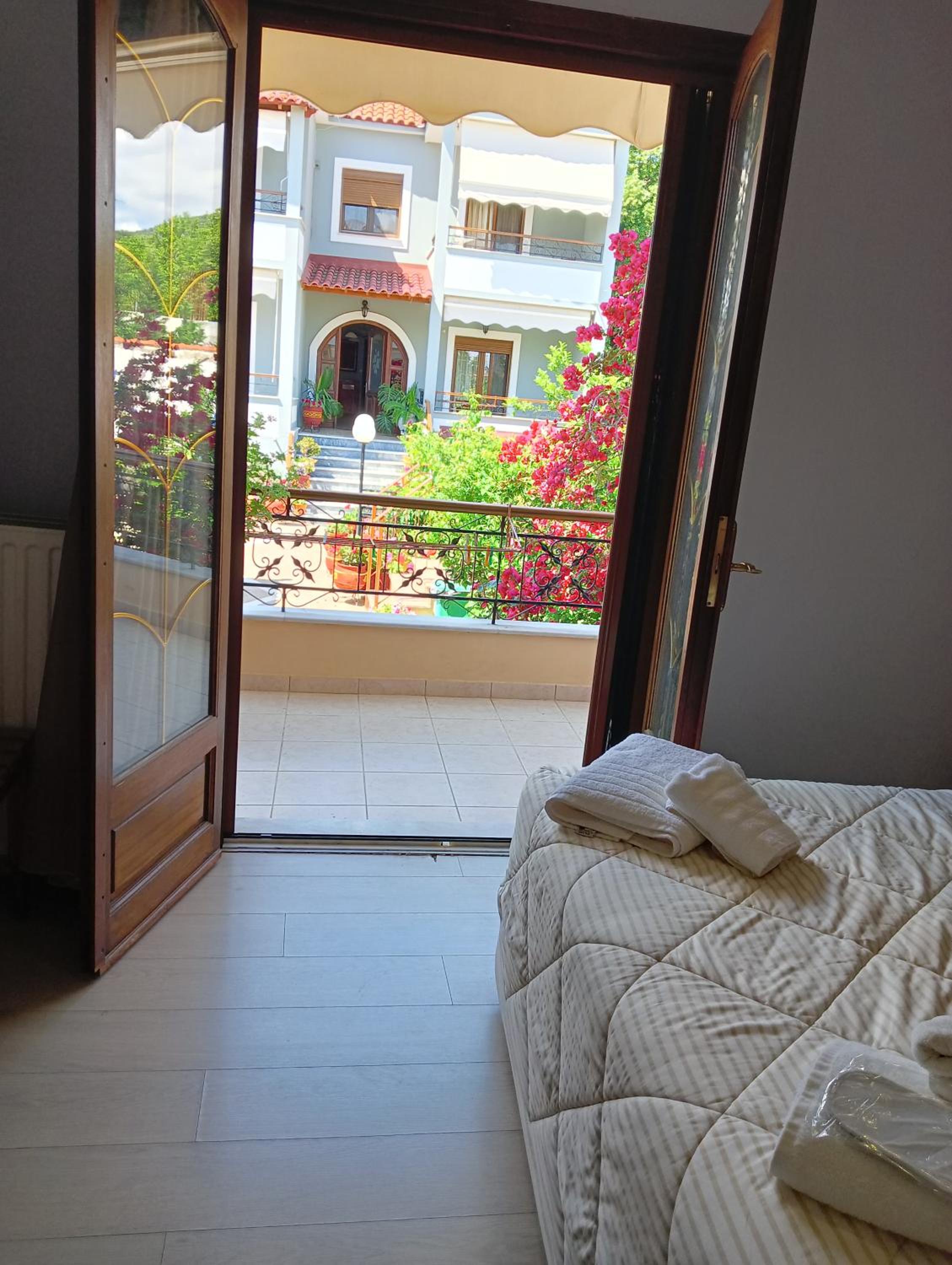 Budget Double Room photo 2