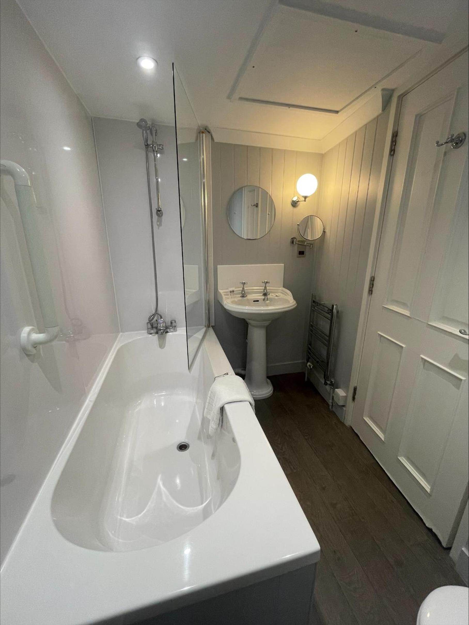 Double Room with Sea View - Photo 3