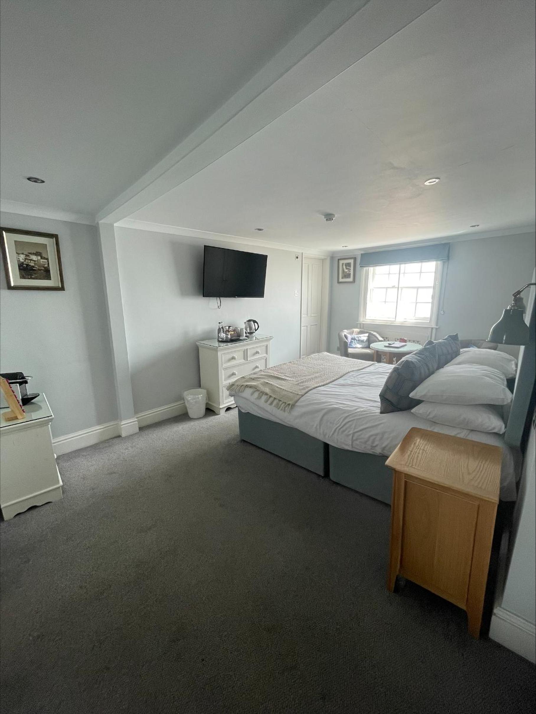 Double Room with Sea View - Photo 4