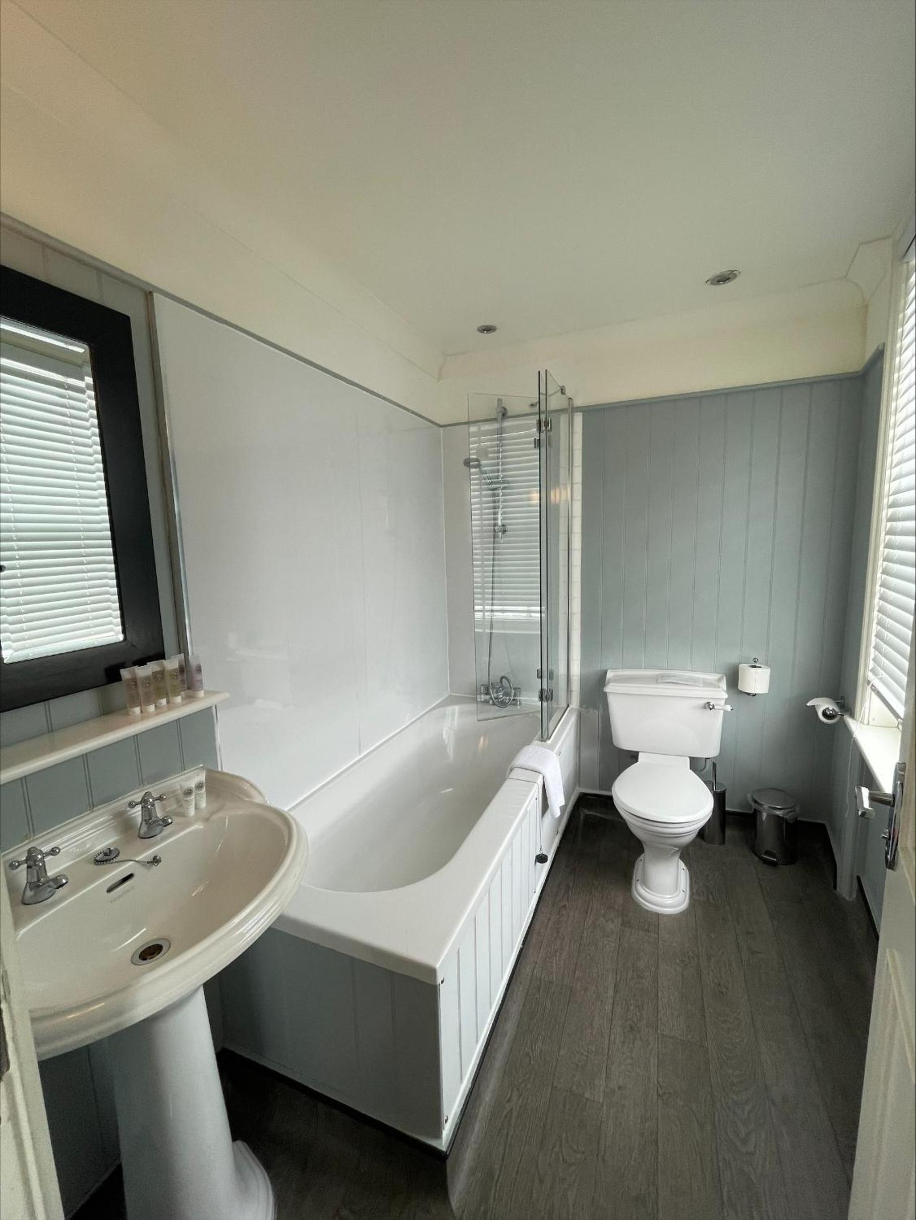 Double Room with Sea View - Photo 6