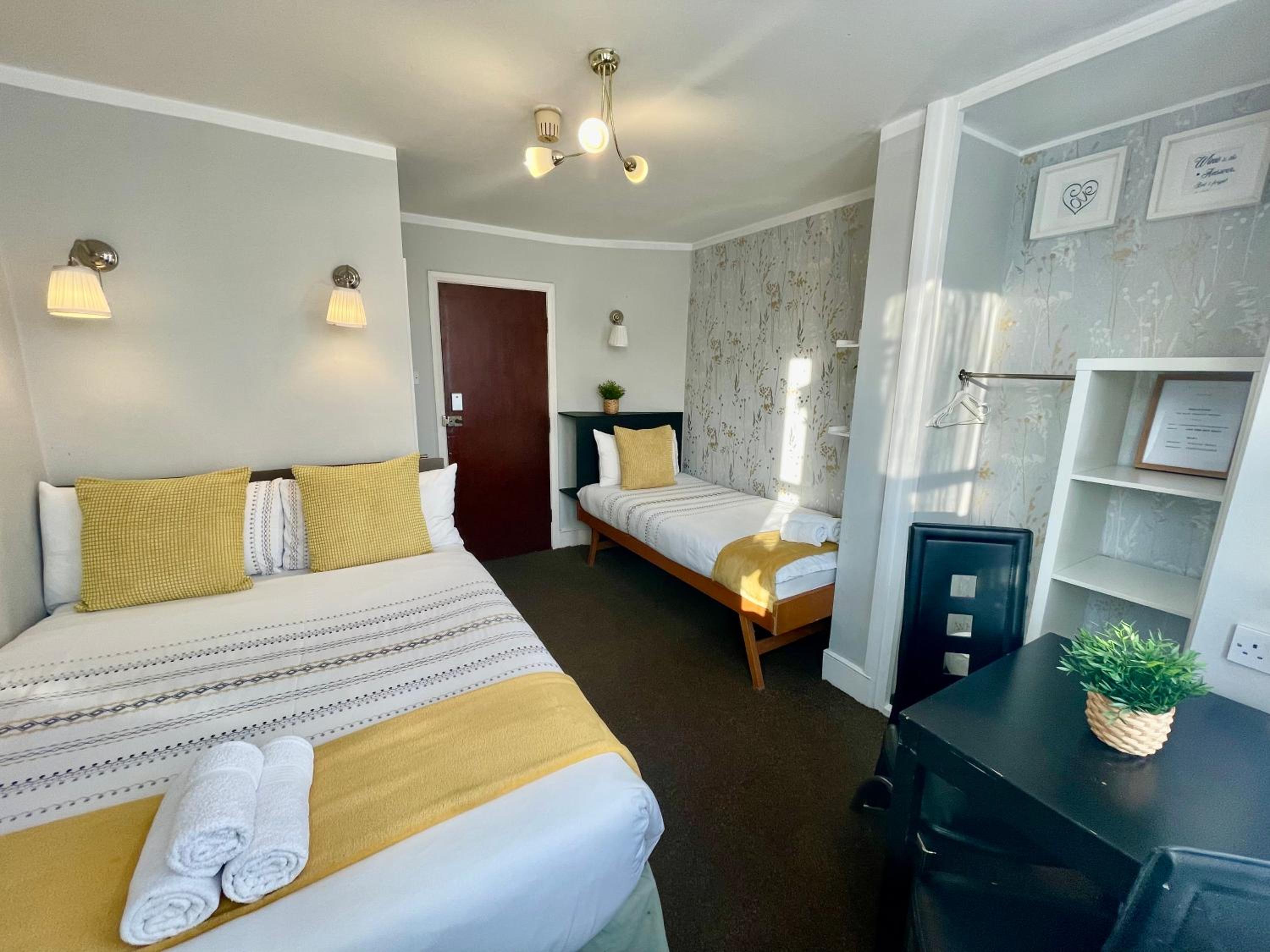 Economy Triple Room