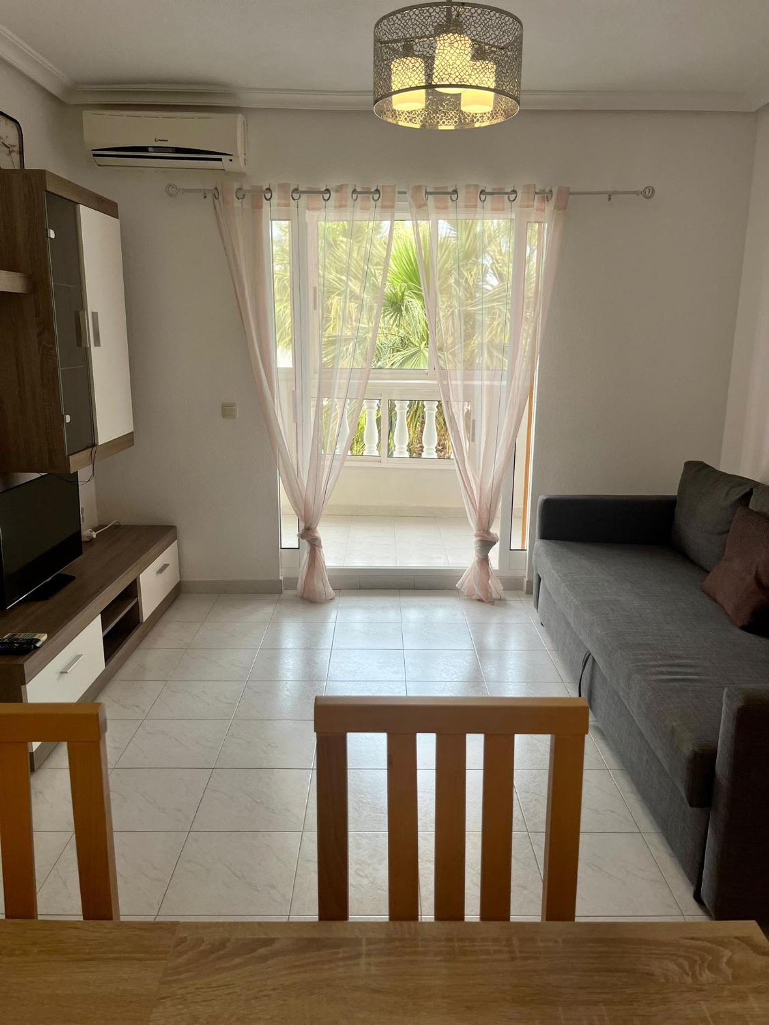 Apartamento de una habitación con vista a la piscina