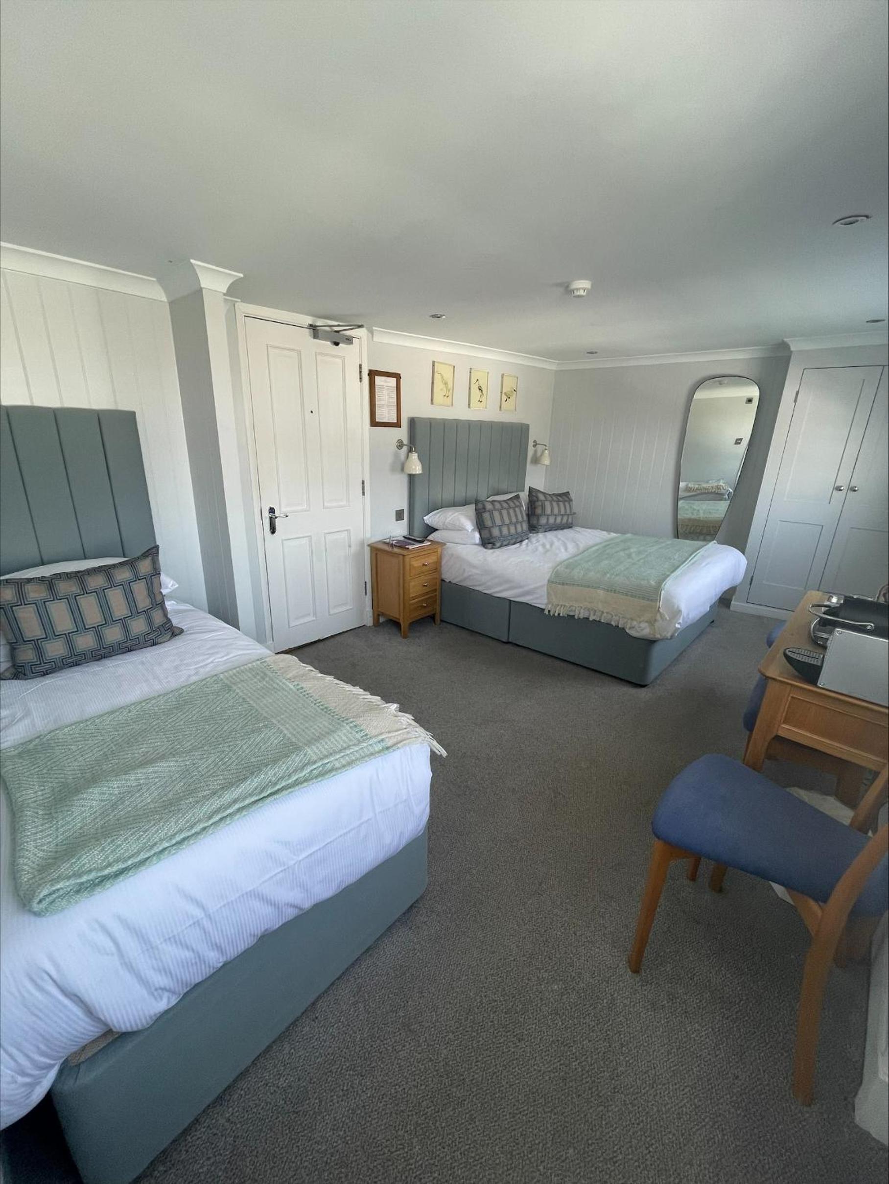 Standard Triple Room - Photo 5