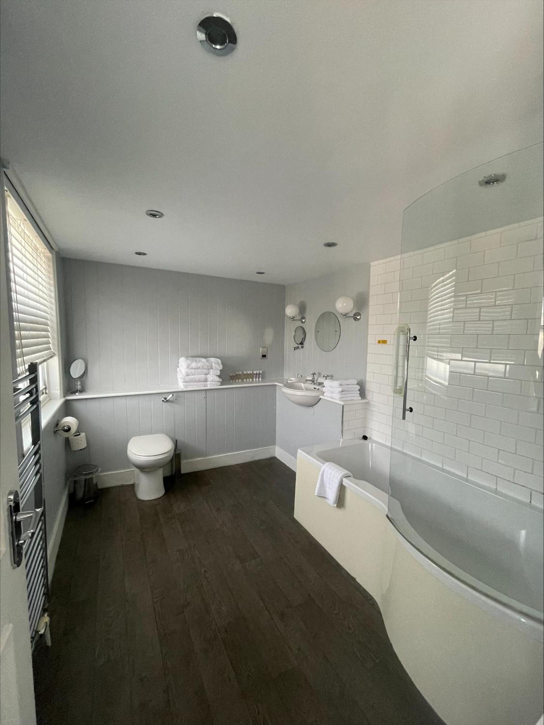 Standard Triple Room - Photo 4