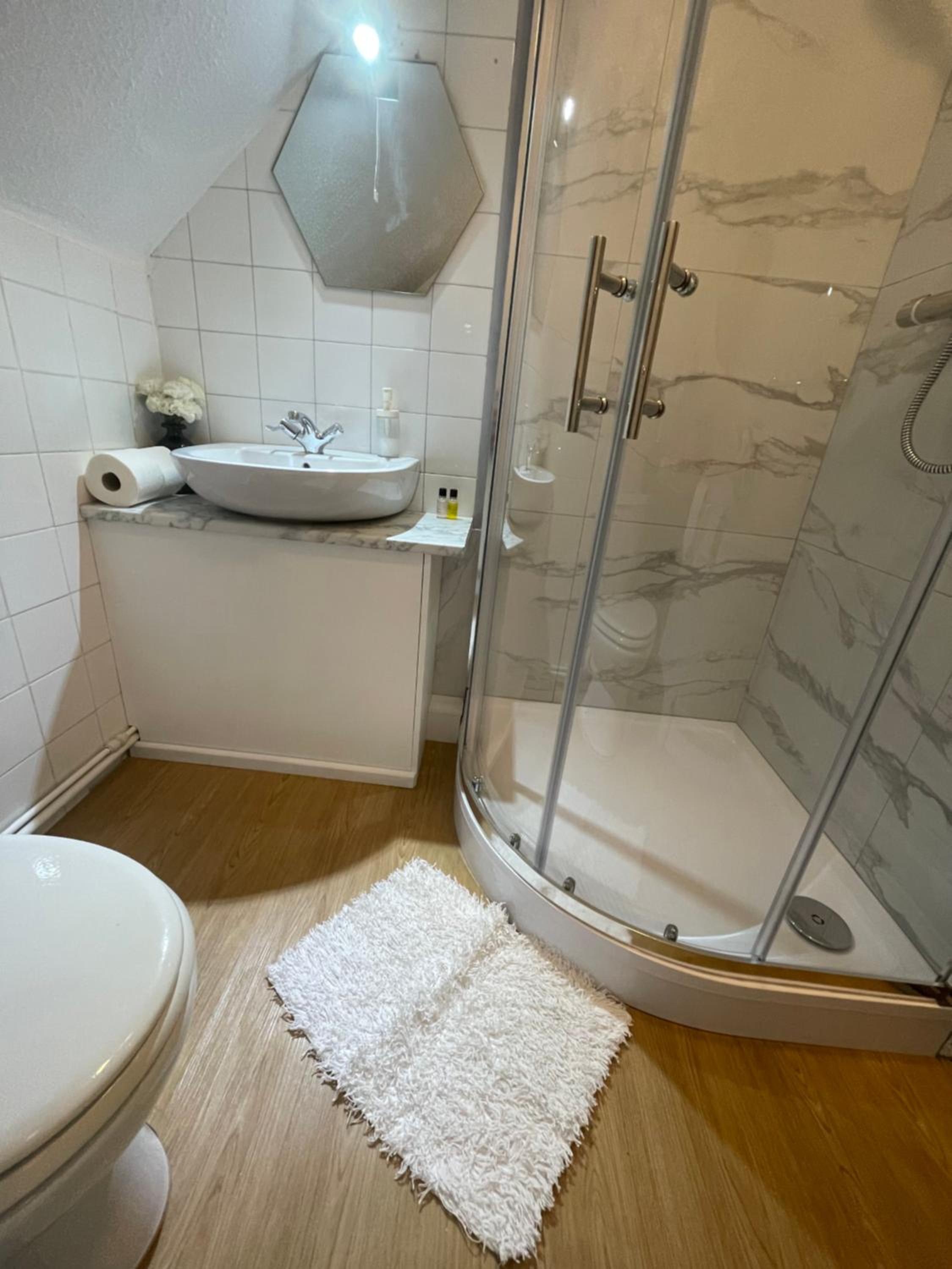 Double Room with Private Bathroom photo 3