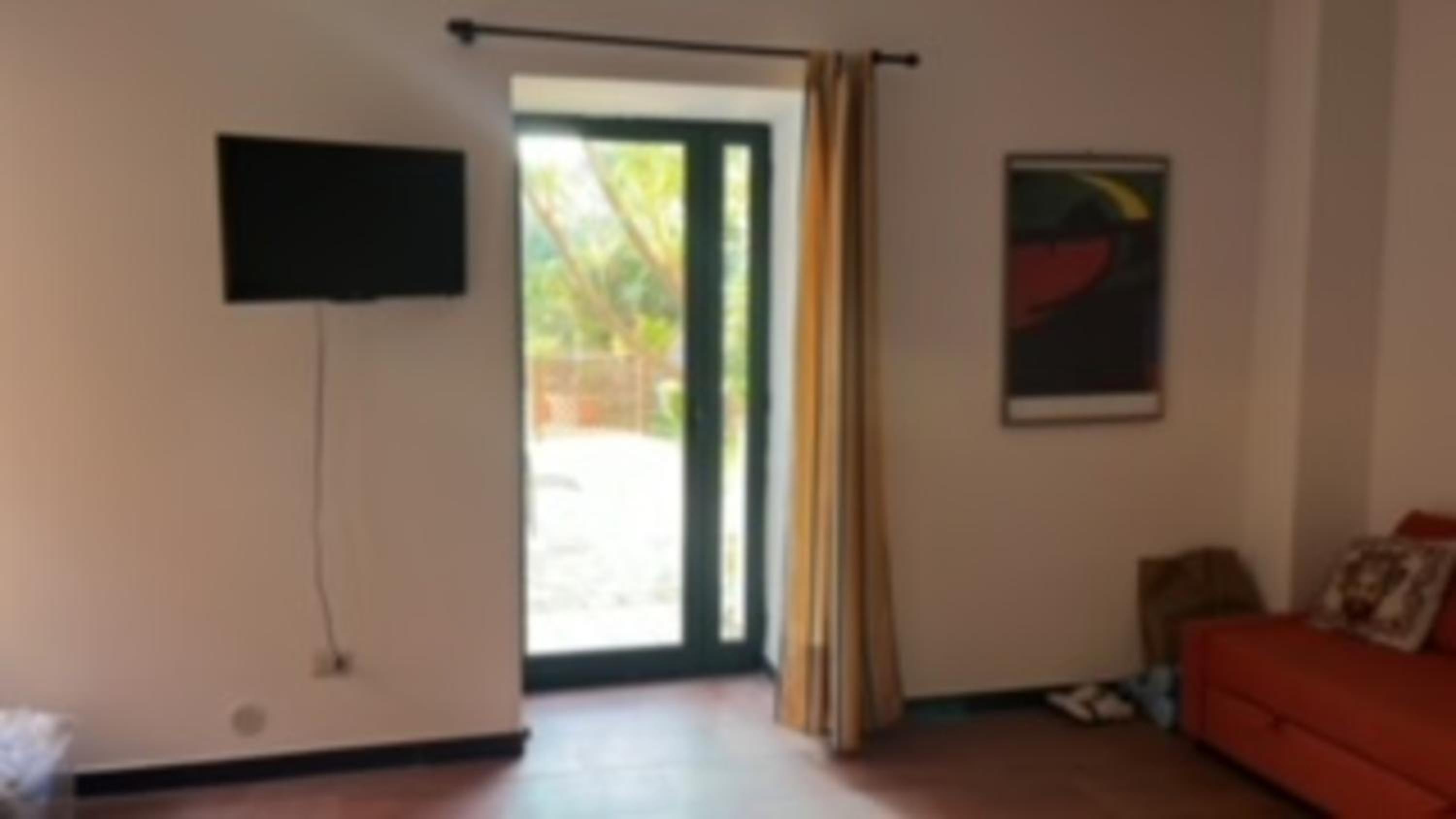 Two-Bedroom Apartment - Split Level photo 3