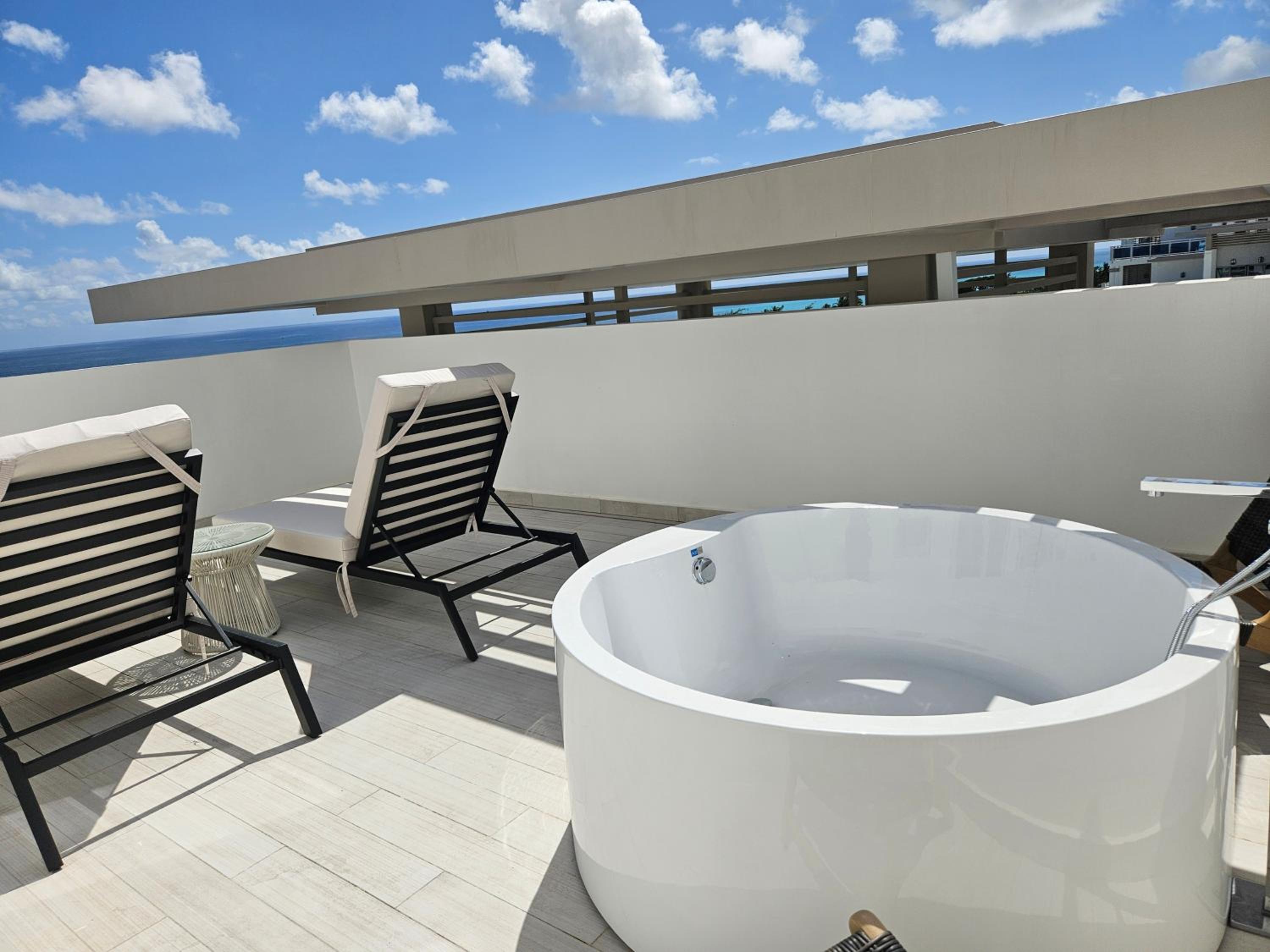OceanOne-Bedroom Suite with Outdoor Tub