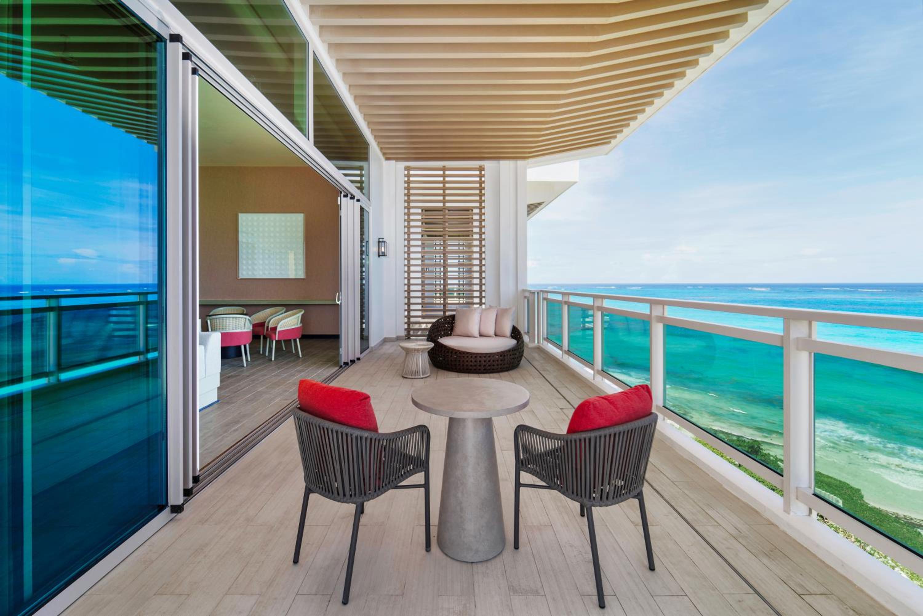 OceanOne-Bedroom Suite with Outdoor Tub thumbnail 6