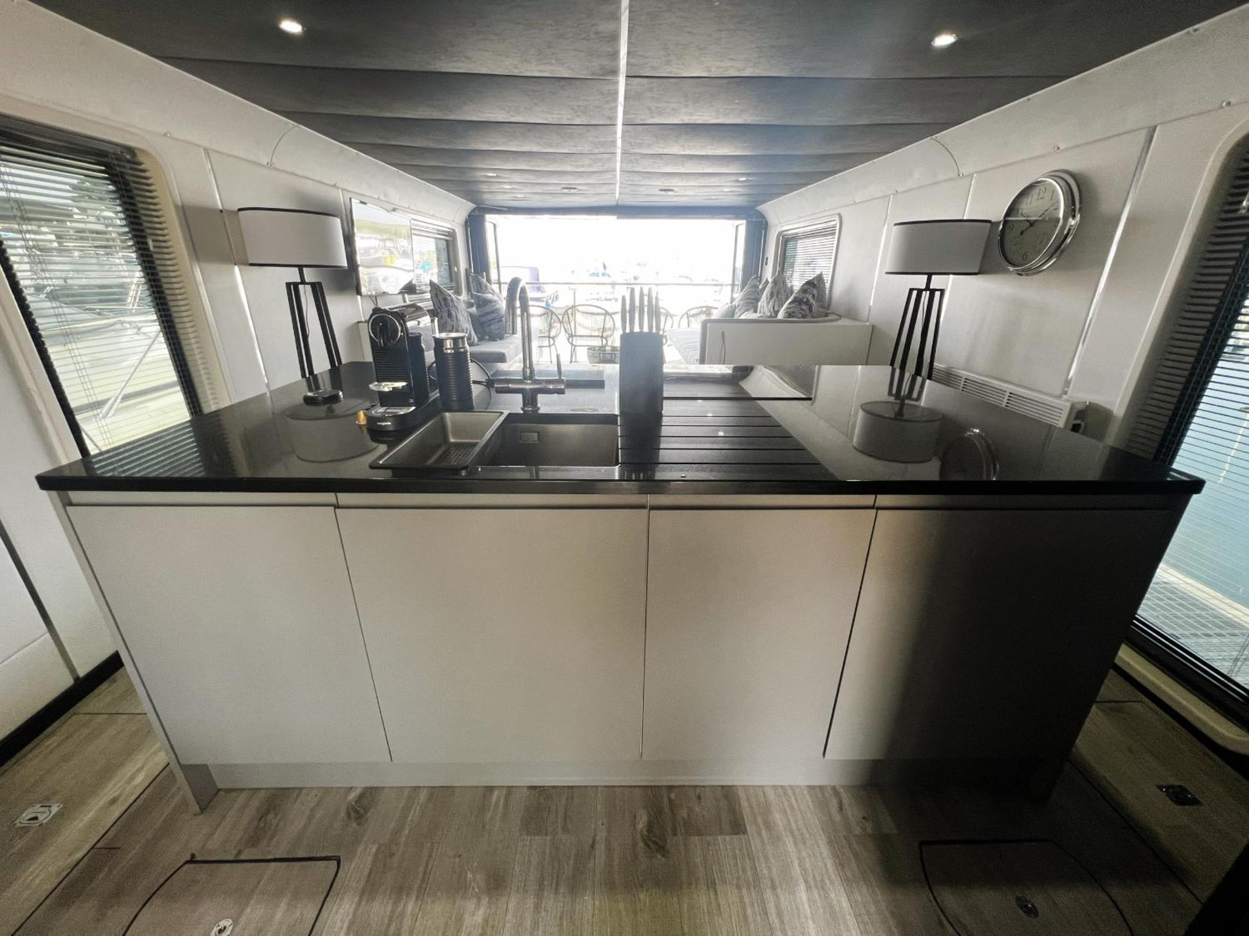 Two-Bedroom Apartment with Harbor View photo 3