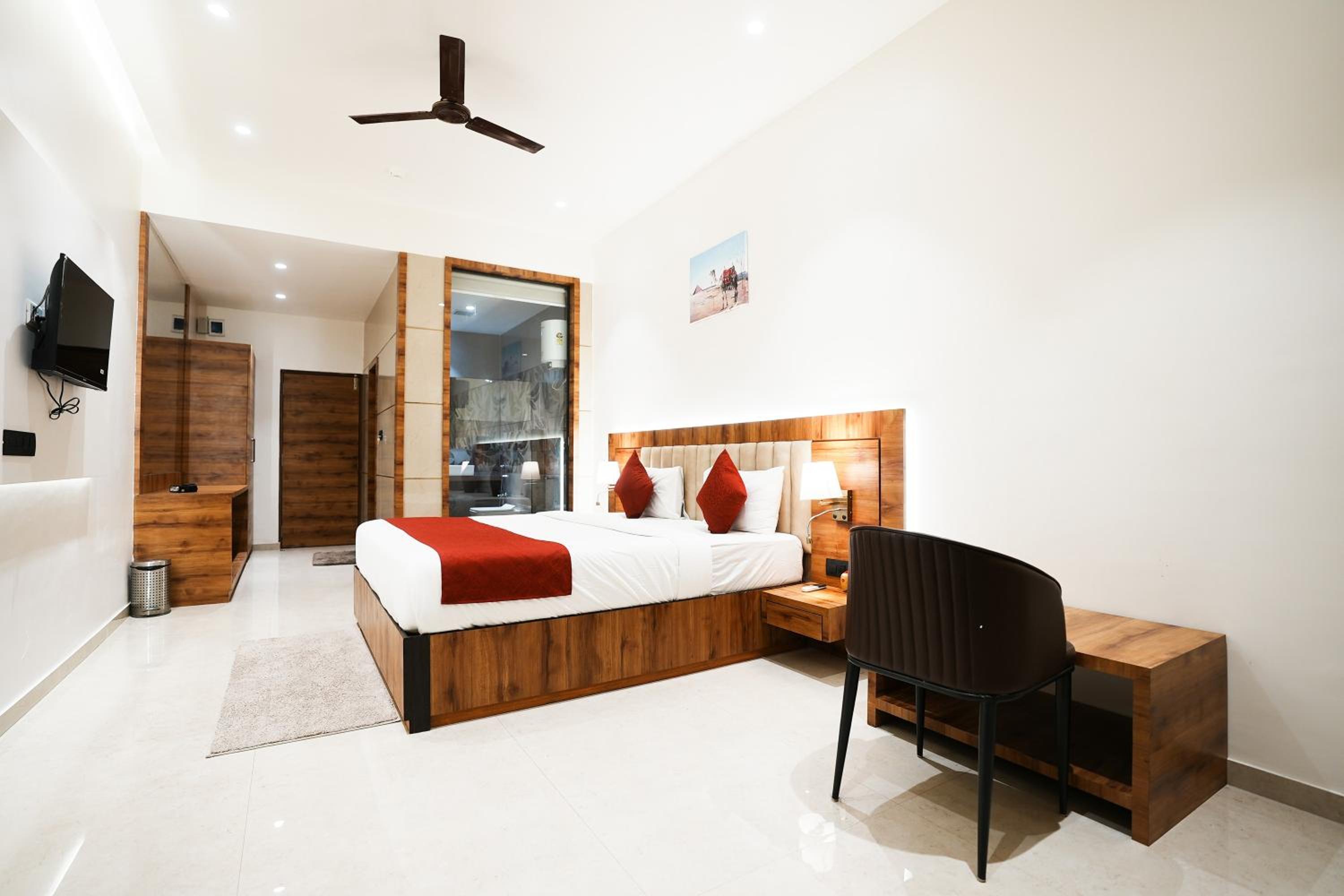 King Room with Lake View