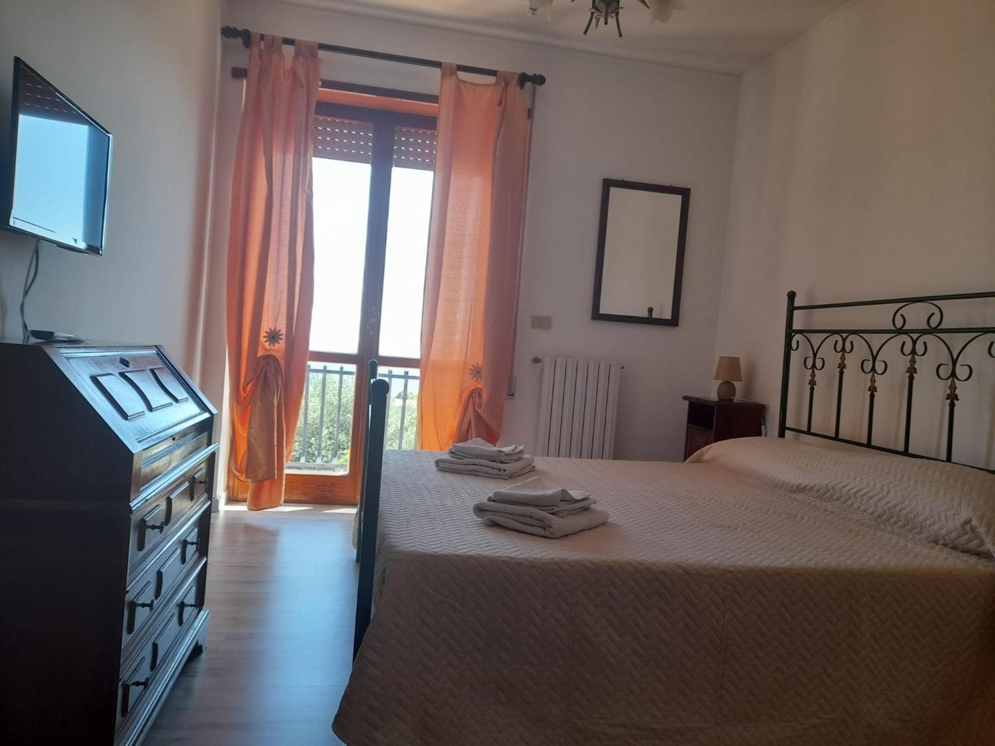 Deluxe Double Room with Balcony and Sea View photo 3