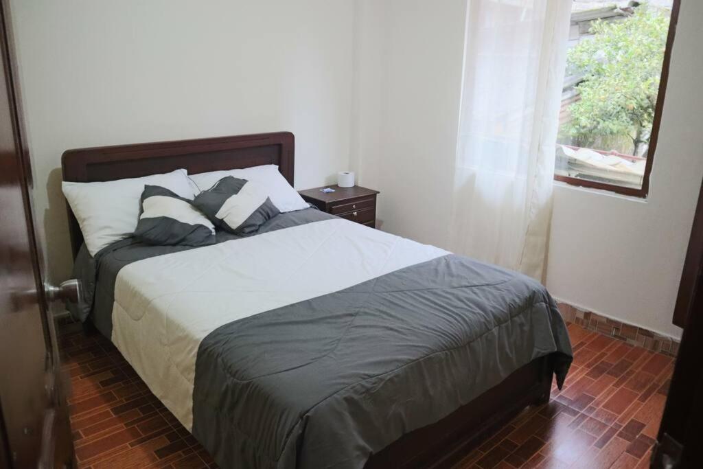 Eight-Bedroom House photo 1