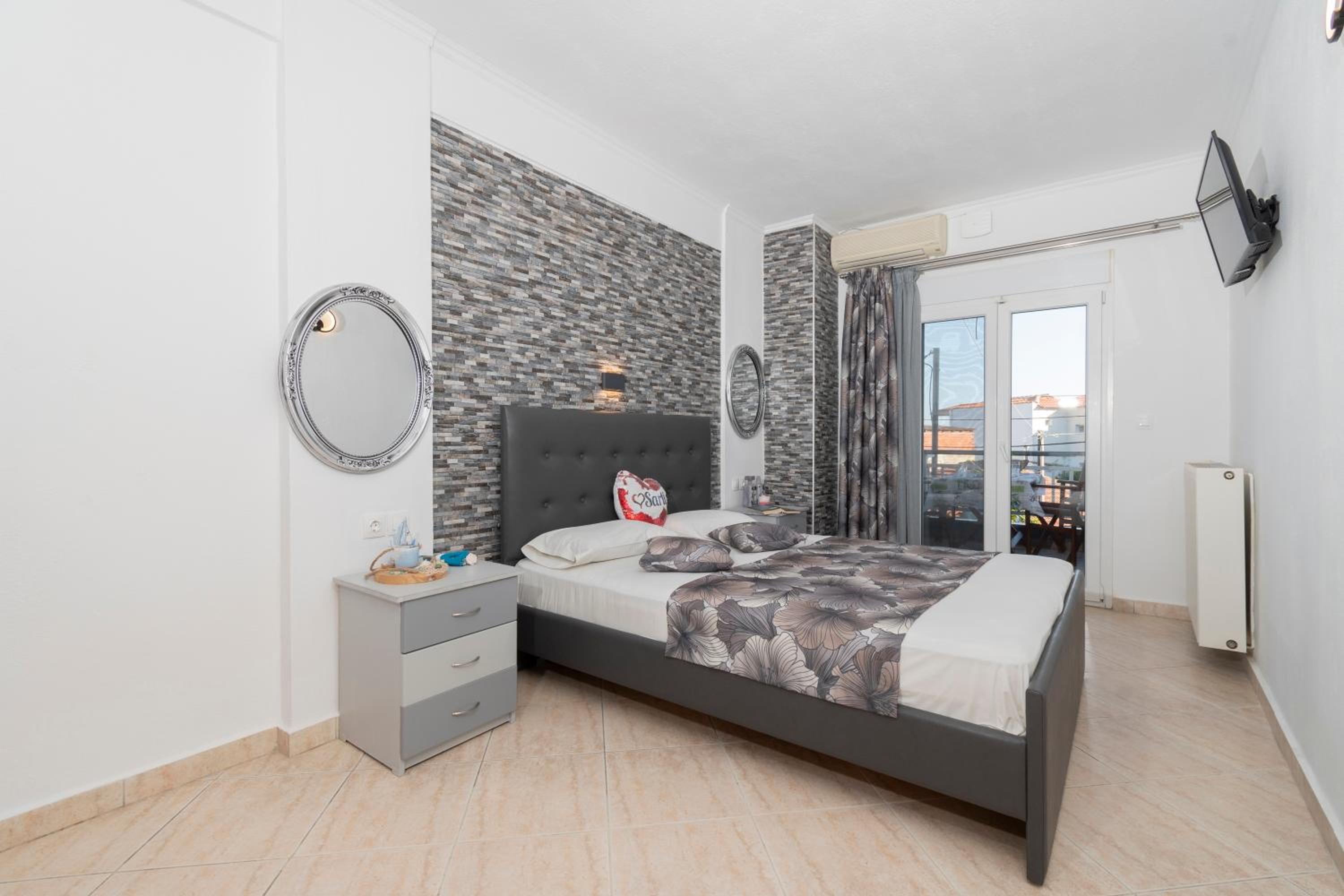 Family Apartment photo 2