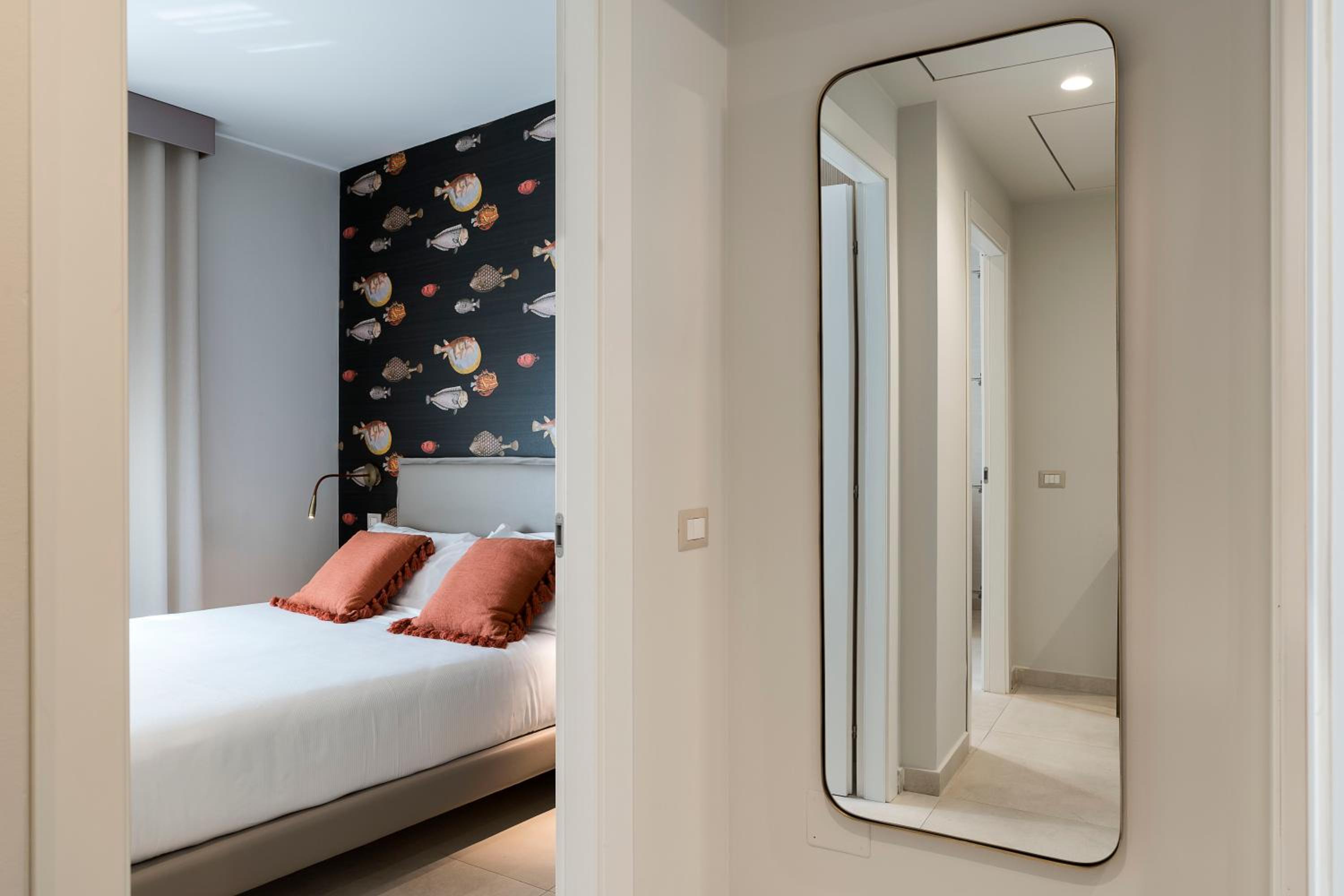 Suite - Photo 10