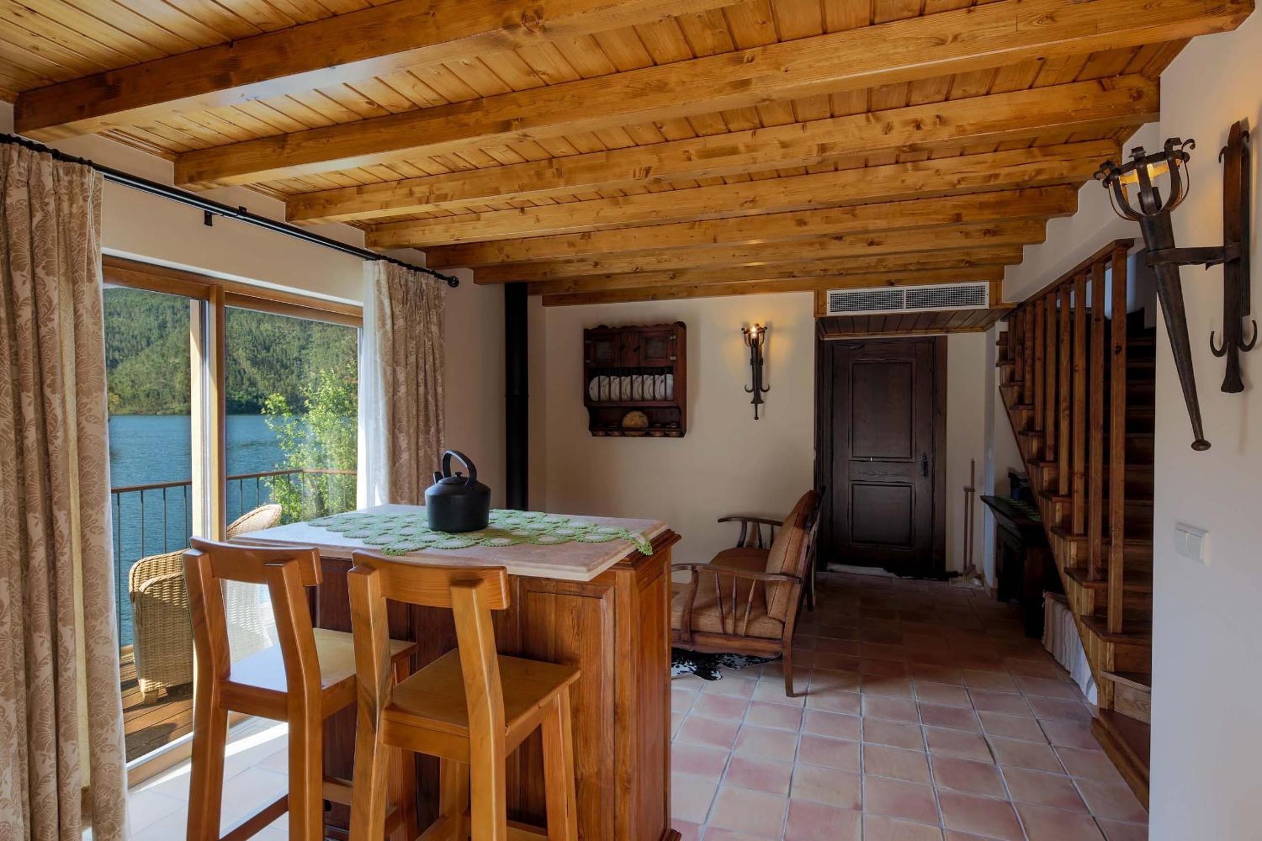 Double Room with Balcony - Photo 7